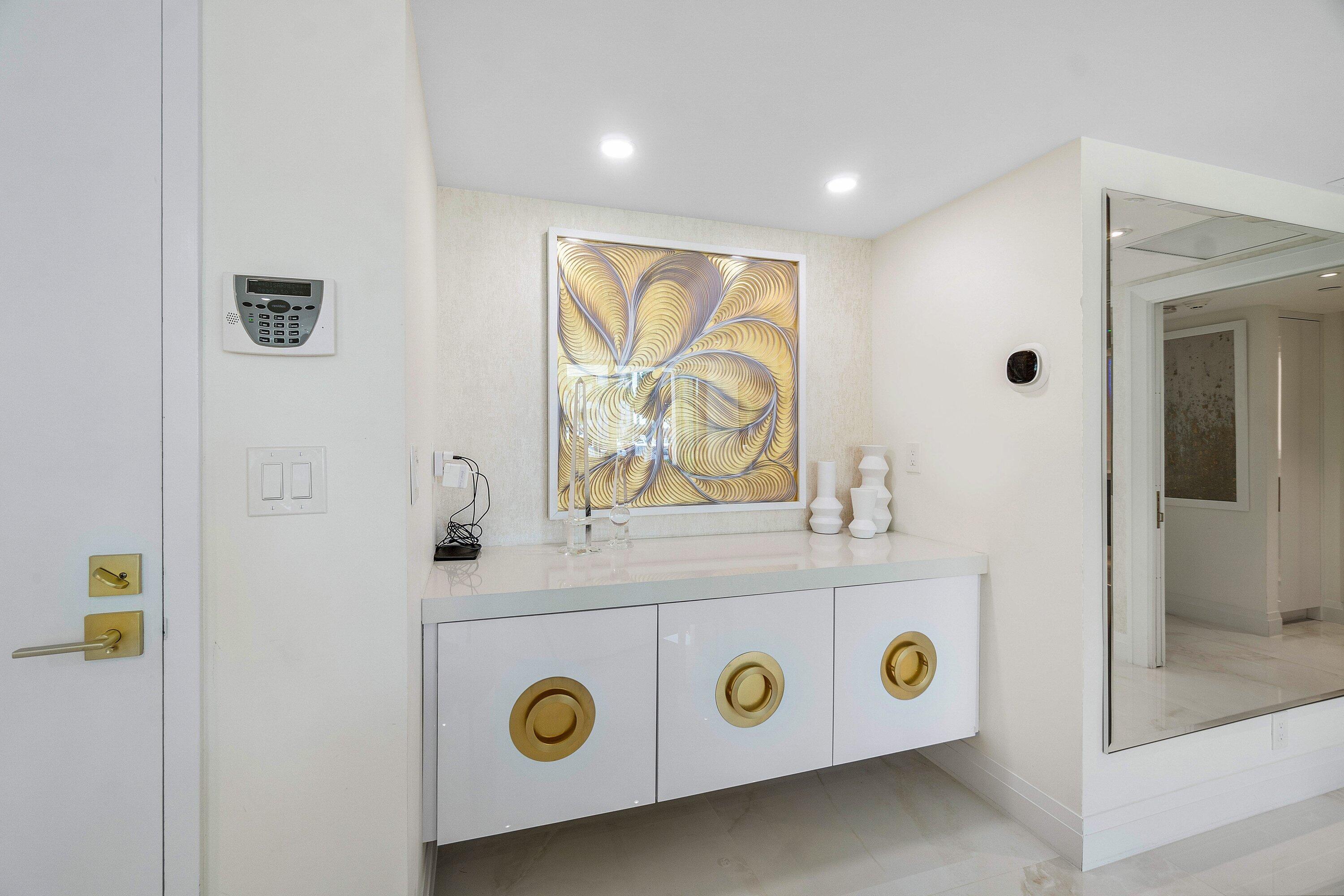 MIZNER COURT - Residential