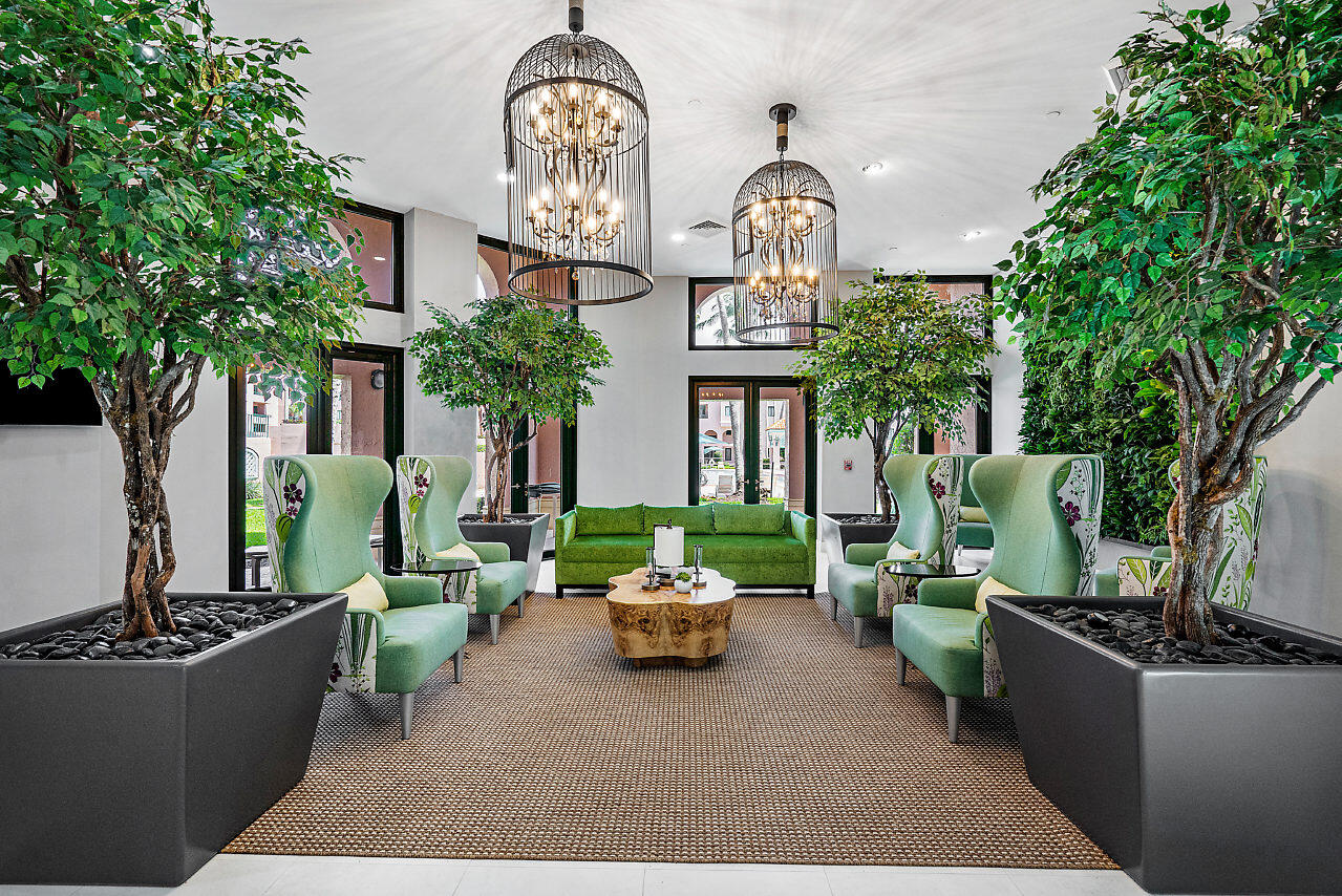 MIZNER COURT - Residential