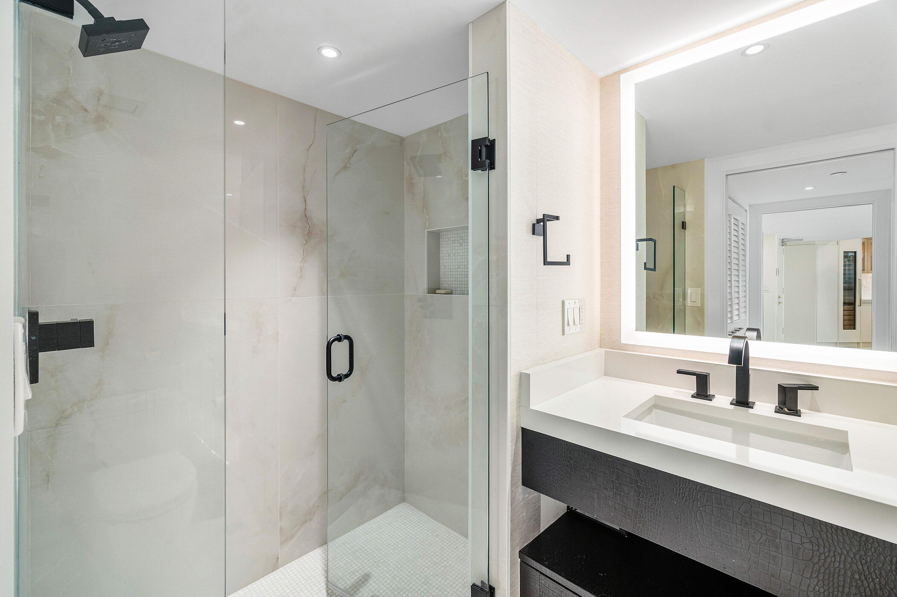 MIZNER COURT - Residential