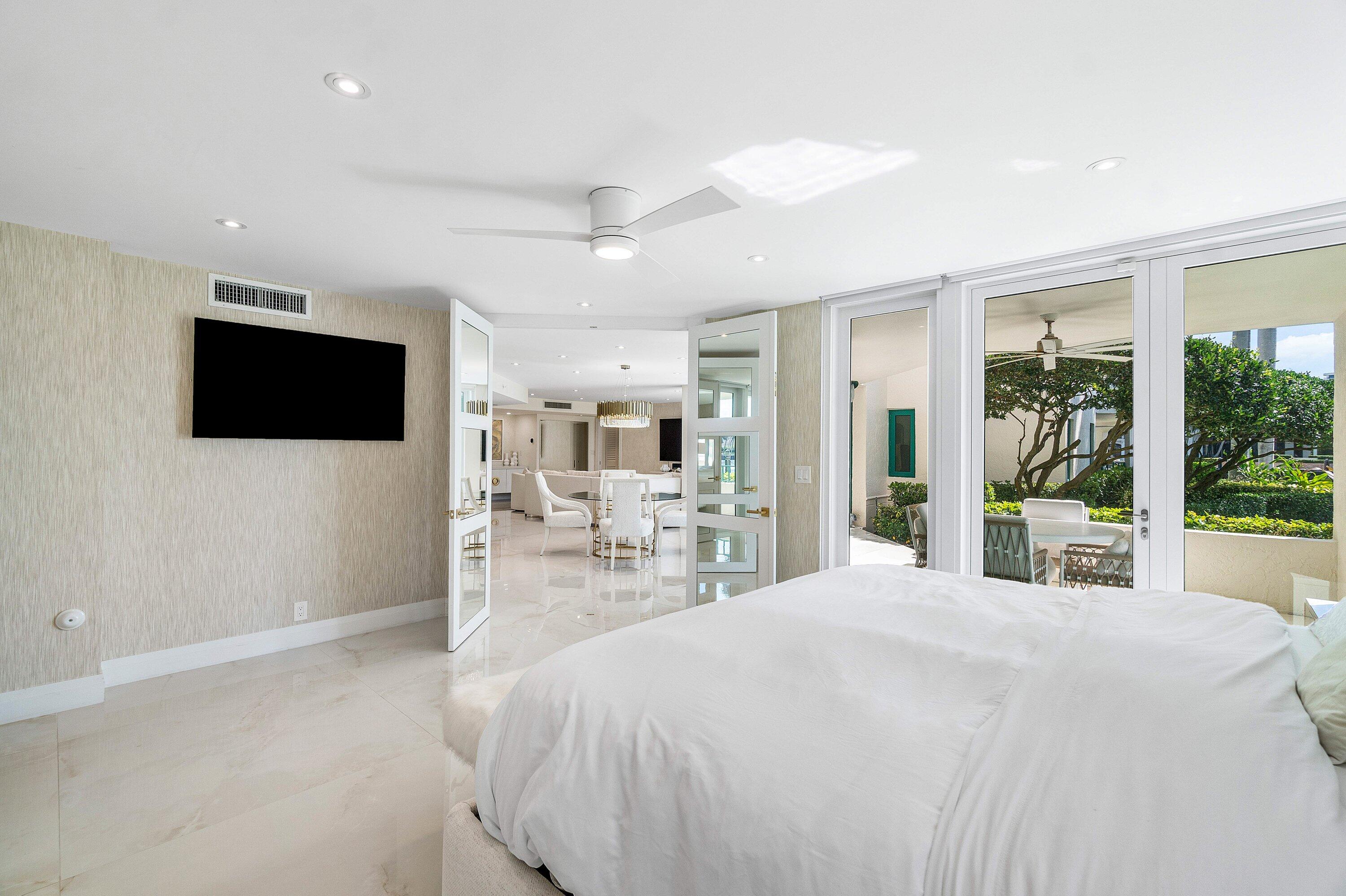 MIZNER COURT - Residential