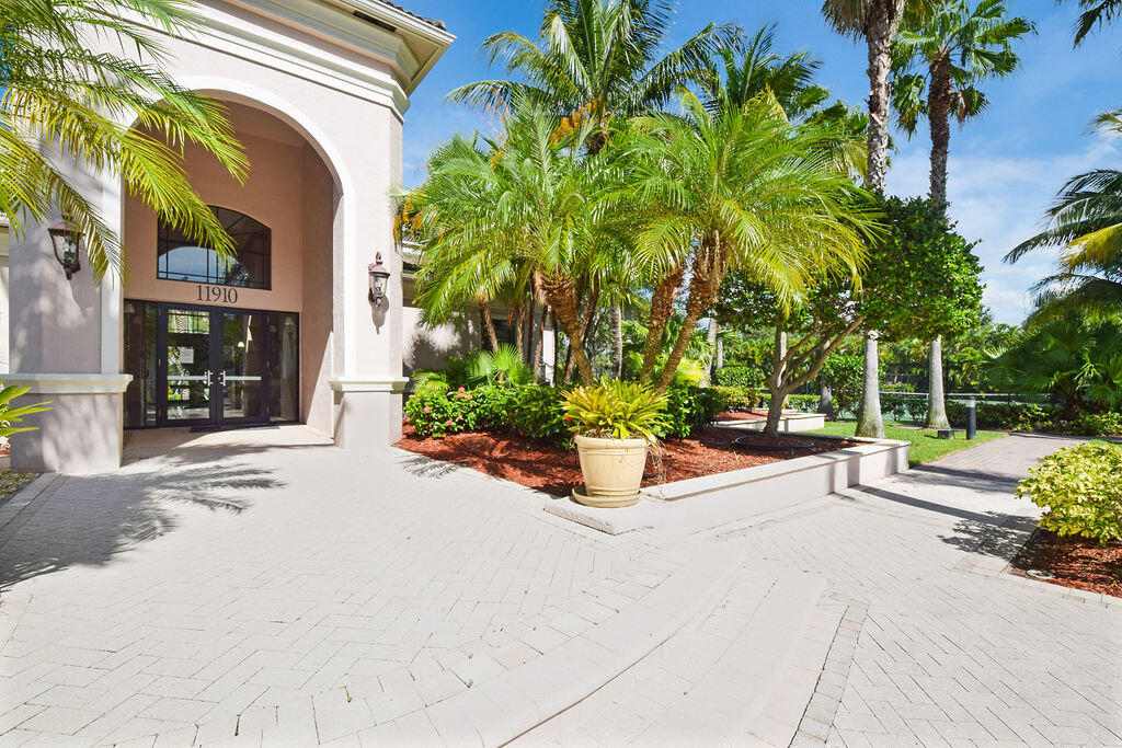 SAN MATERA THE GARDENS CONDOMINIUM - Residential