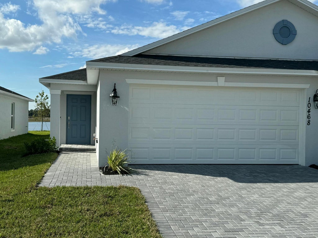 Photo of 10468 NW Suncrest Lp Loop, Port Saint Lucie, FL 34987 (MLS # R11146606)