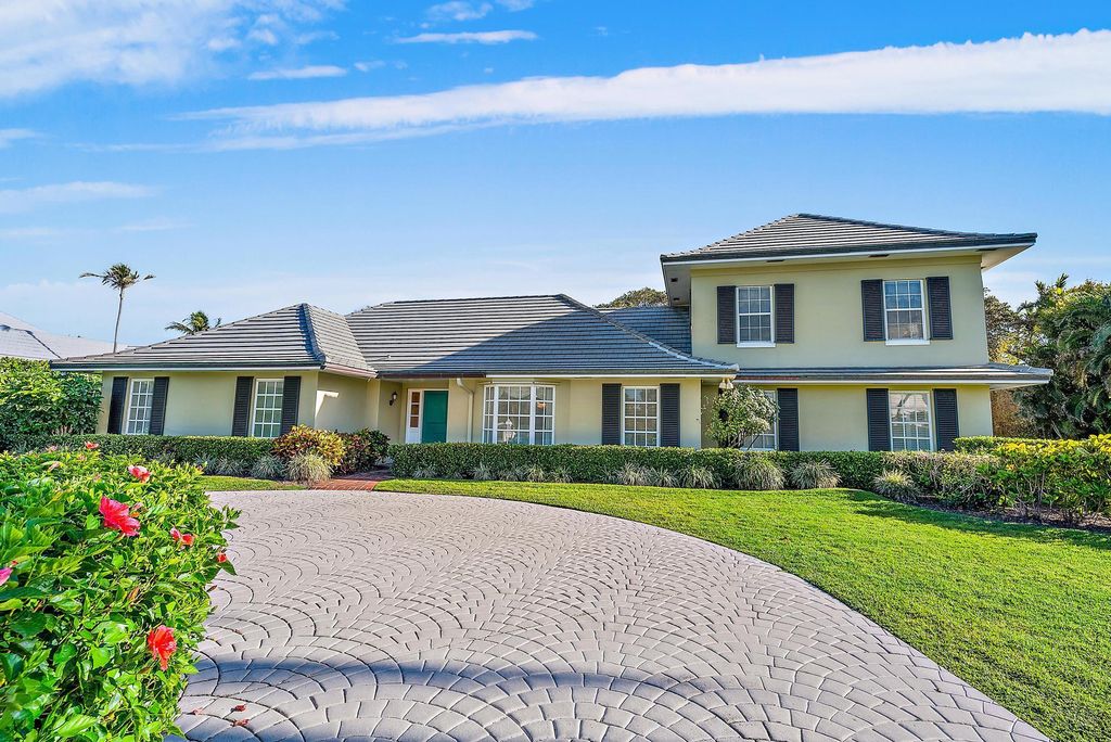 Photo of 866 Palm Way Road, North Palm Beach, FL 33408 (MLS # R10964279)