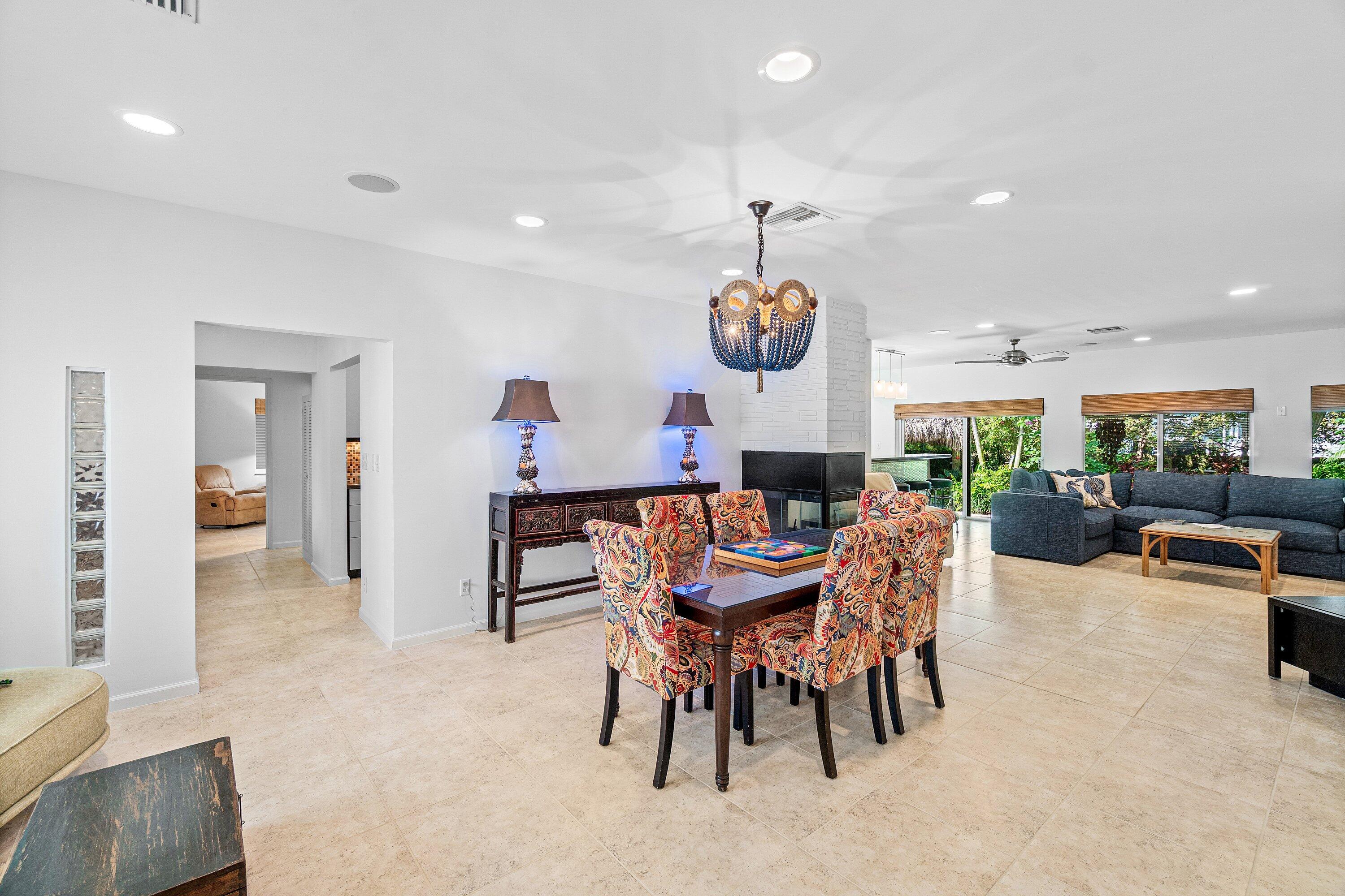 TROPICAL SHORES - Residential