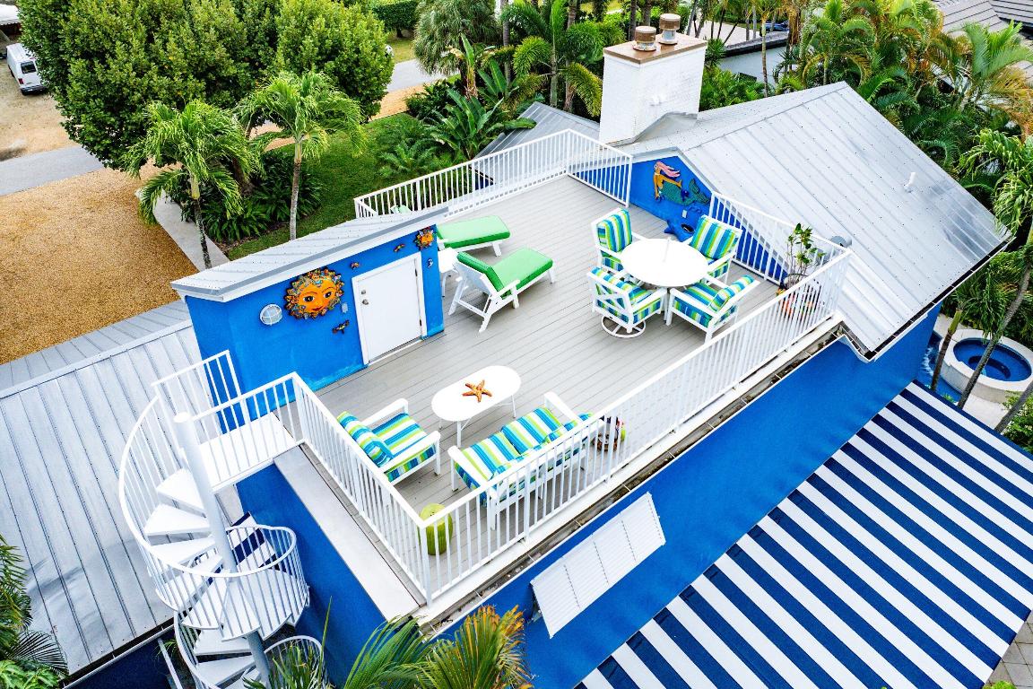 TROPICAL SHORES - Residential