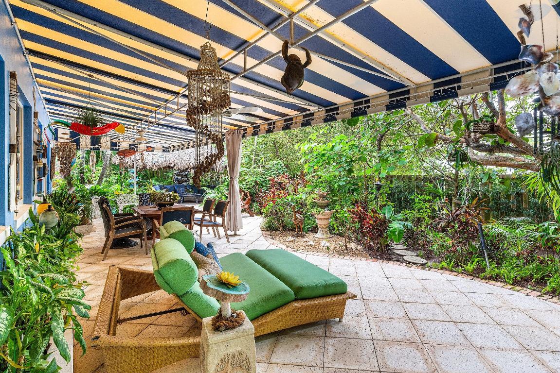 TROPICAL SHORES - Residential