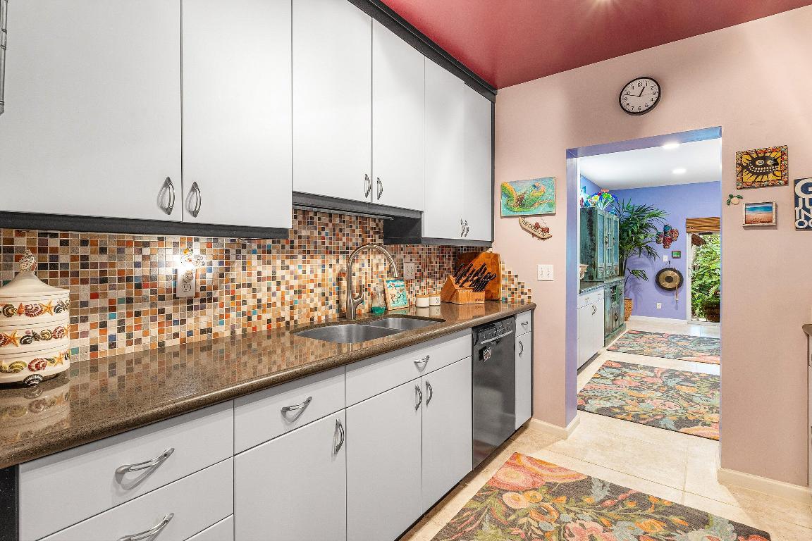 TROPICAL SHORES - Residential