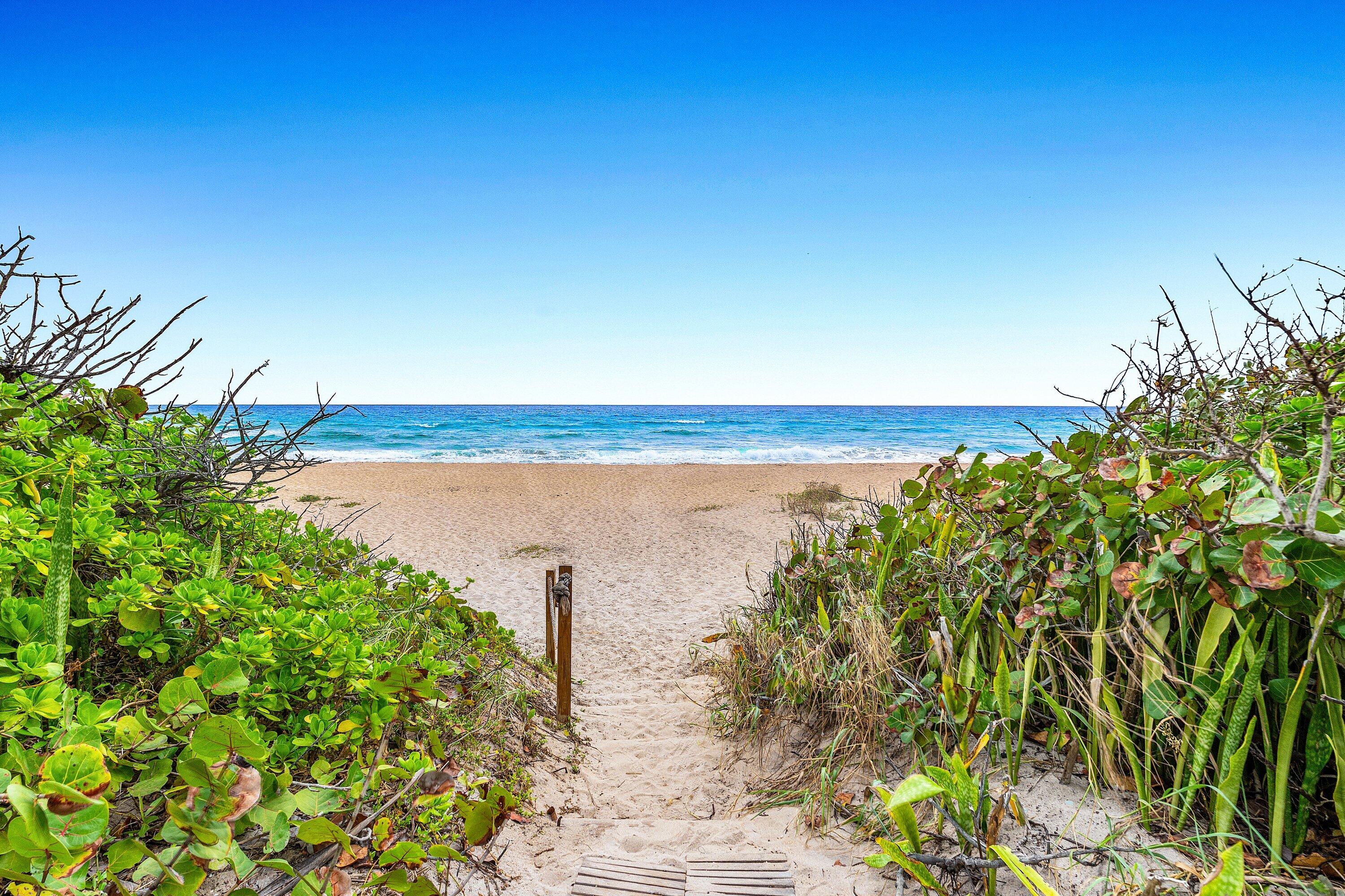 TROPICAL SHORES - Residential