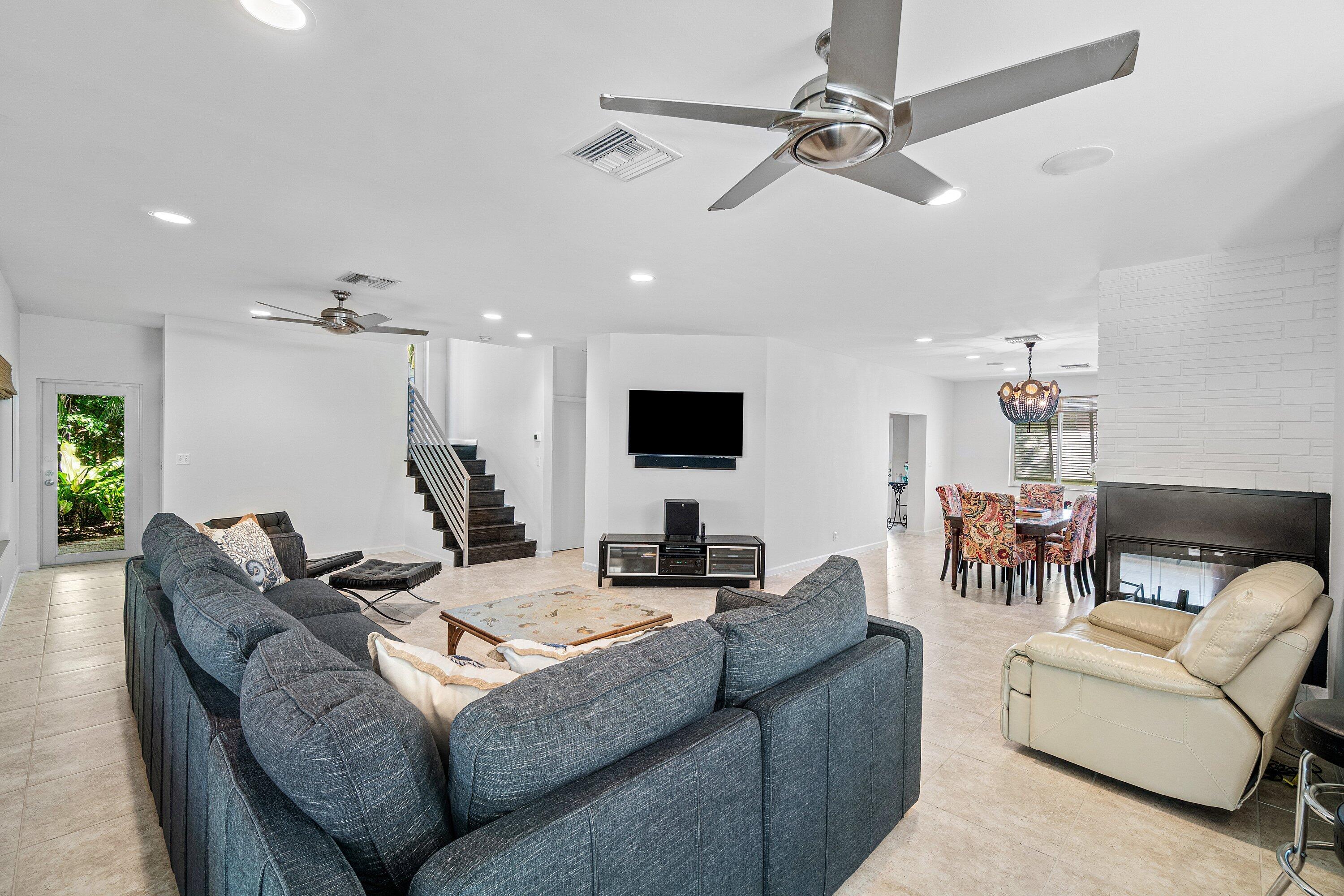 TROPICAL SHORES - Residential