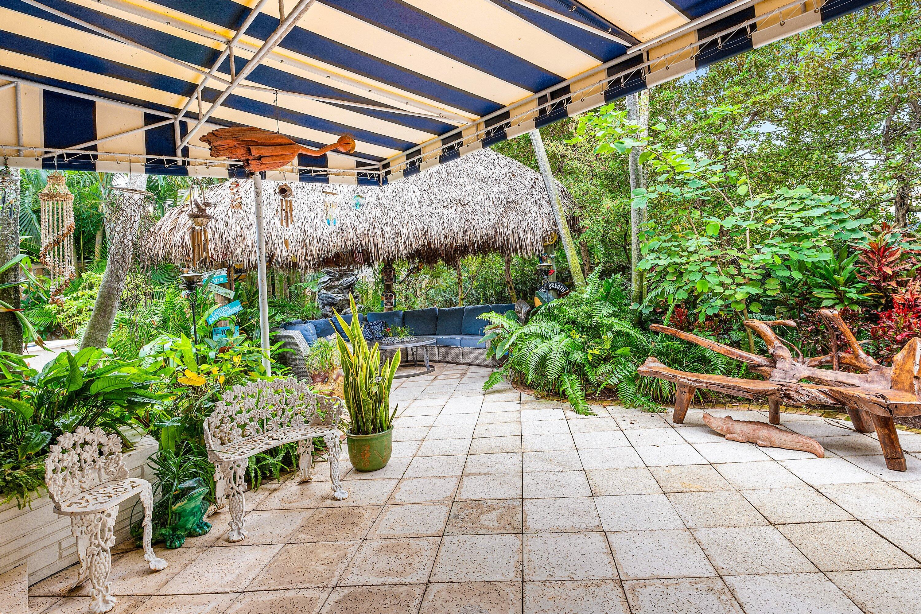 TROPICAL SHORES - Residential