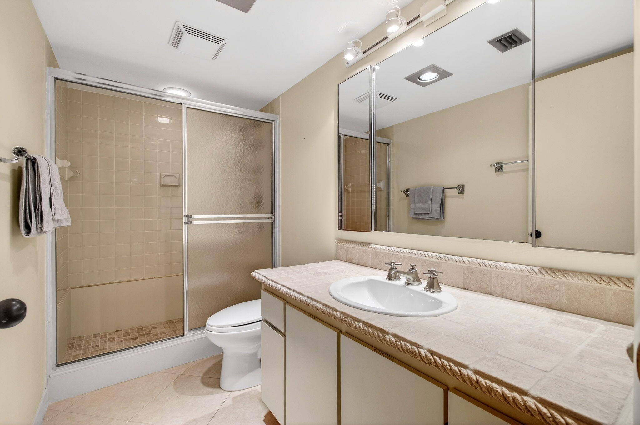 BRAEMAR ISLE CONDO - Residential