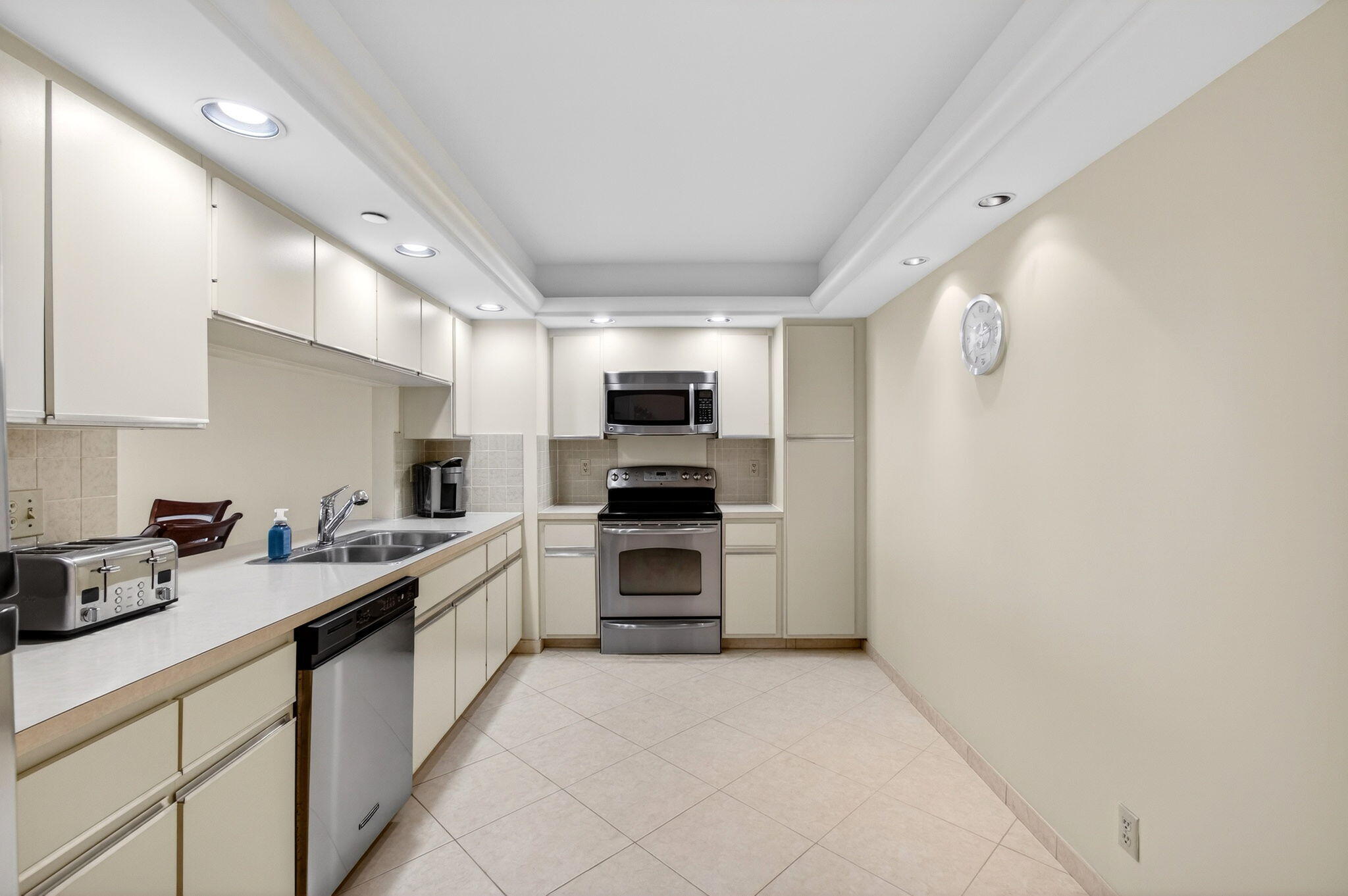 BRAEMAR ISLE CONDO - Residential