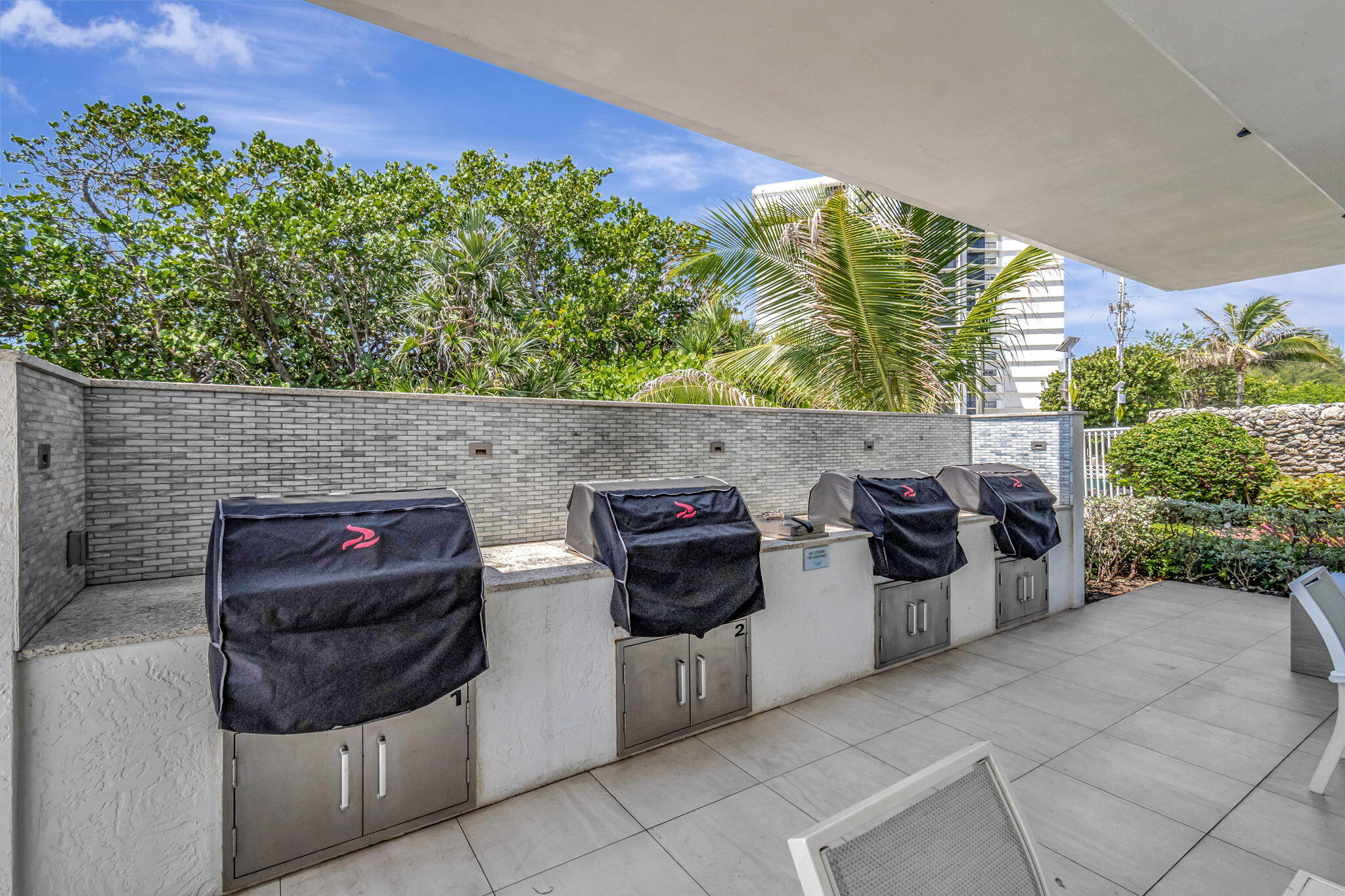 BRAEMAR ISLE CONDO - Residential