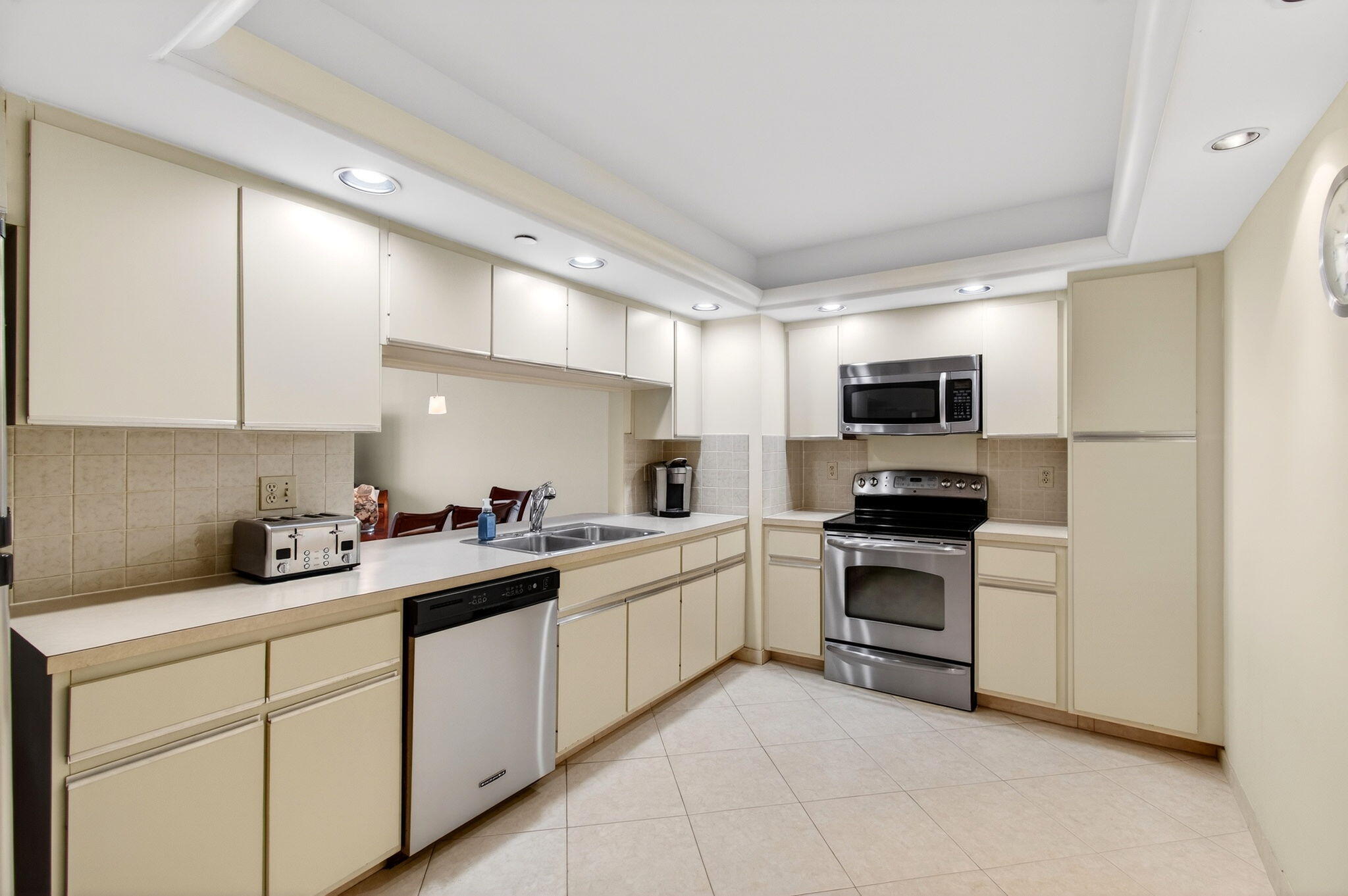 BRAEMAR ISLE CONDO - Residential