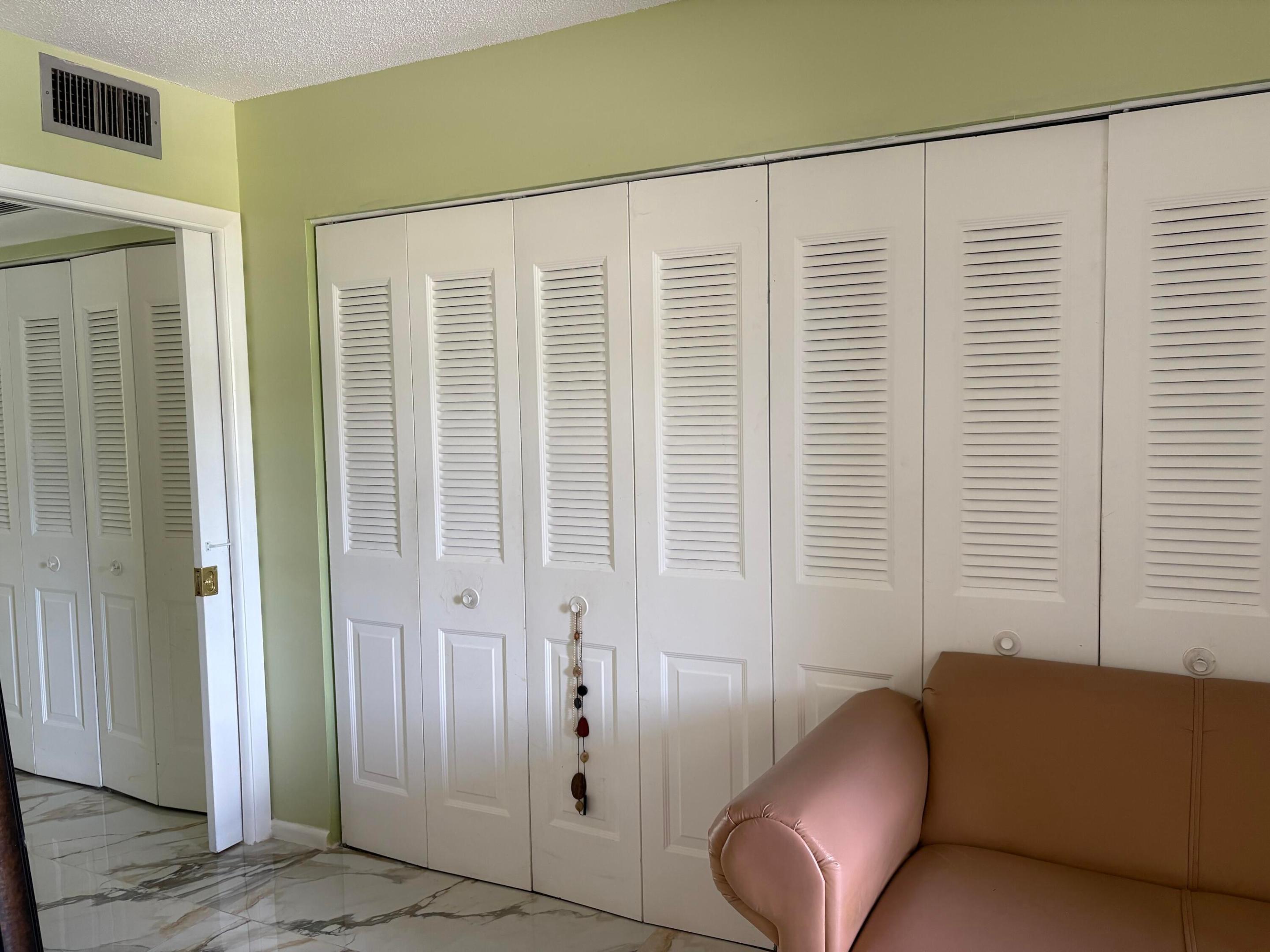 CENTURY VILLAGE / SHEFFIELD CONDOS A TO Q - Residential Lease