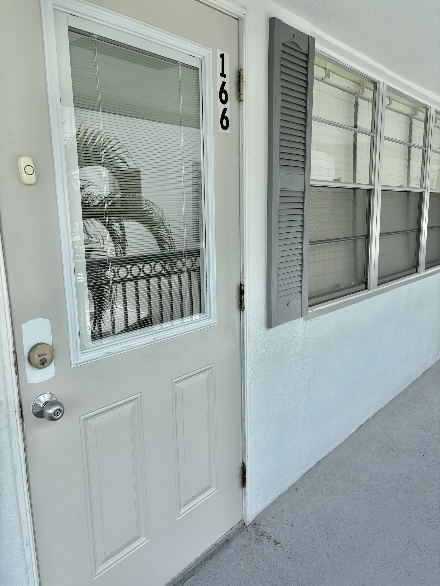 CENTURY VILLAGE / SHEFFIELD CONDOS A TO Q - Residential Lease