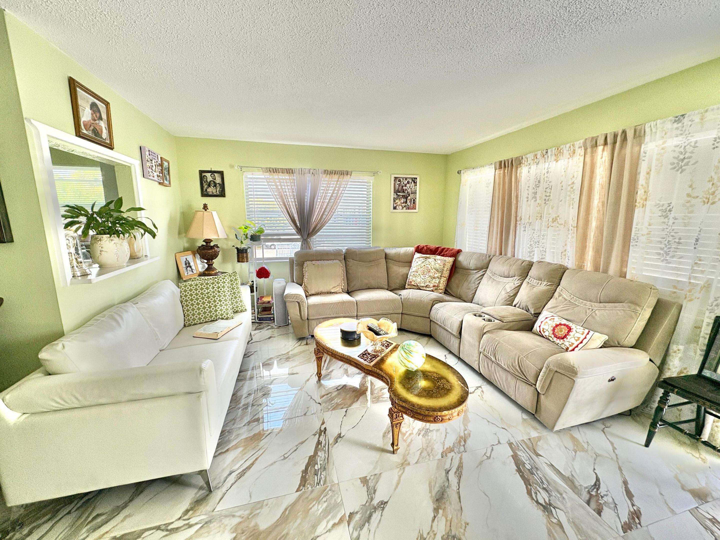 CENTURY VILLAGE / SHEFFIELD CONDOS A TO Q - Residential Lease