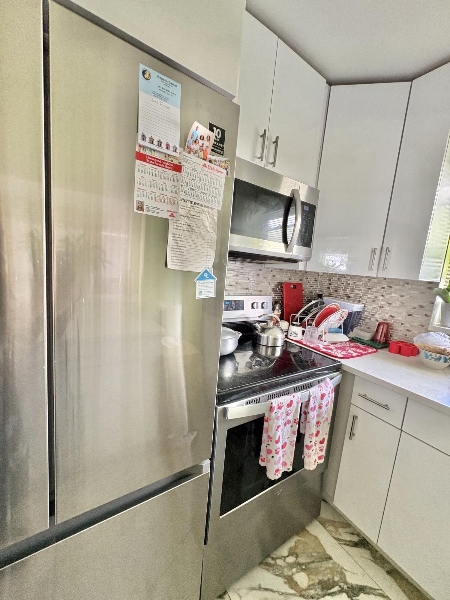 CENTURY VILLAGE / SHEFFIELD CONDOS A TO Q - Residential Lease