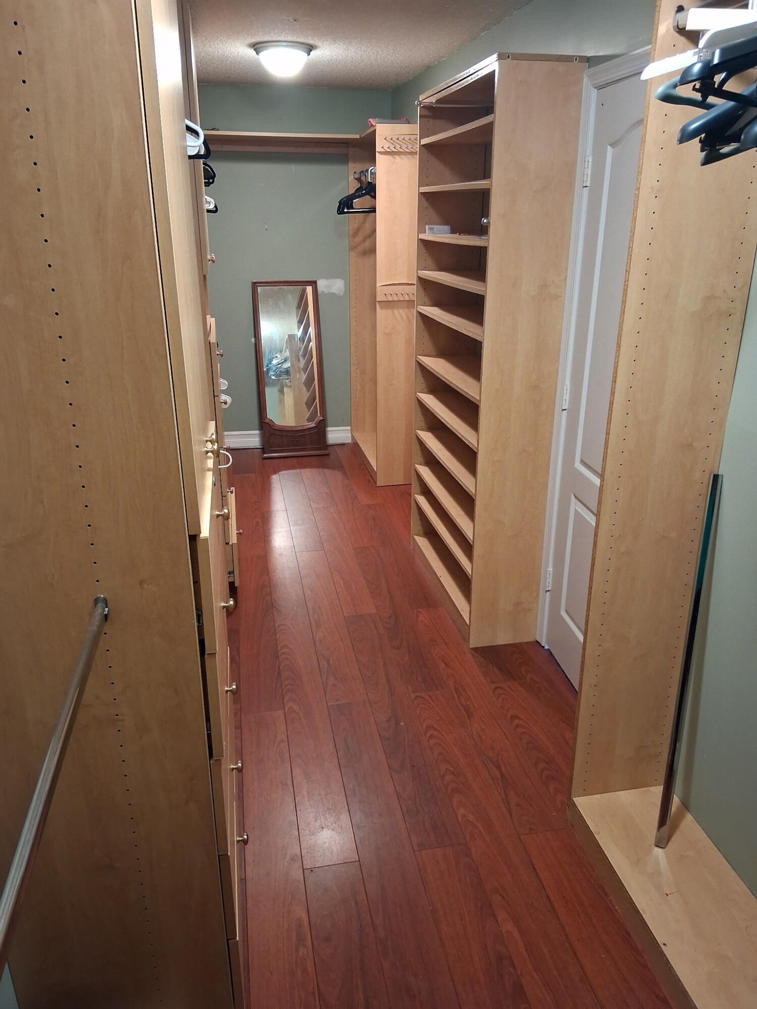 WOODSIDE ESTATES - Residential