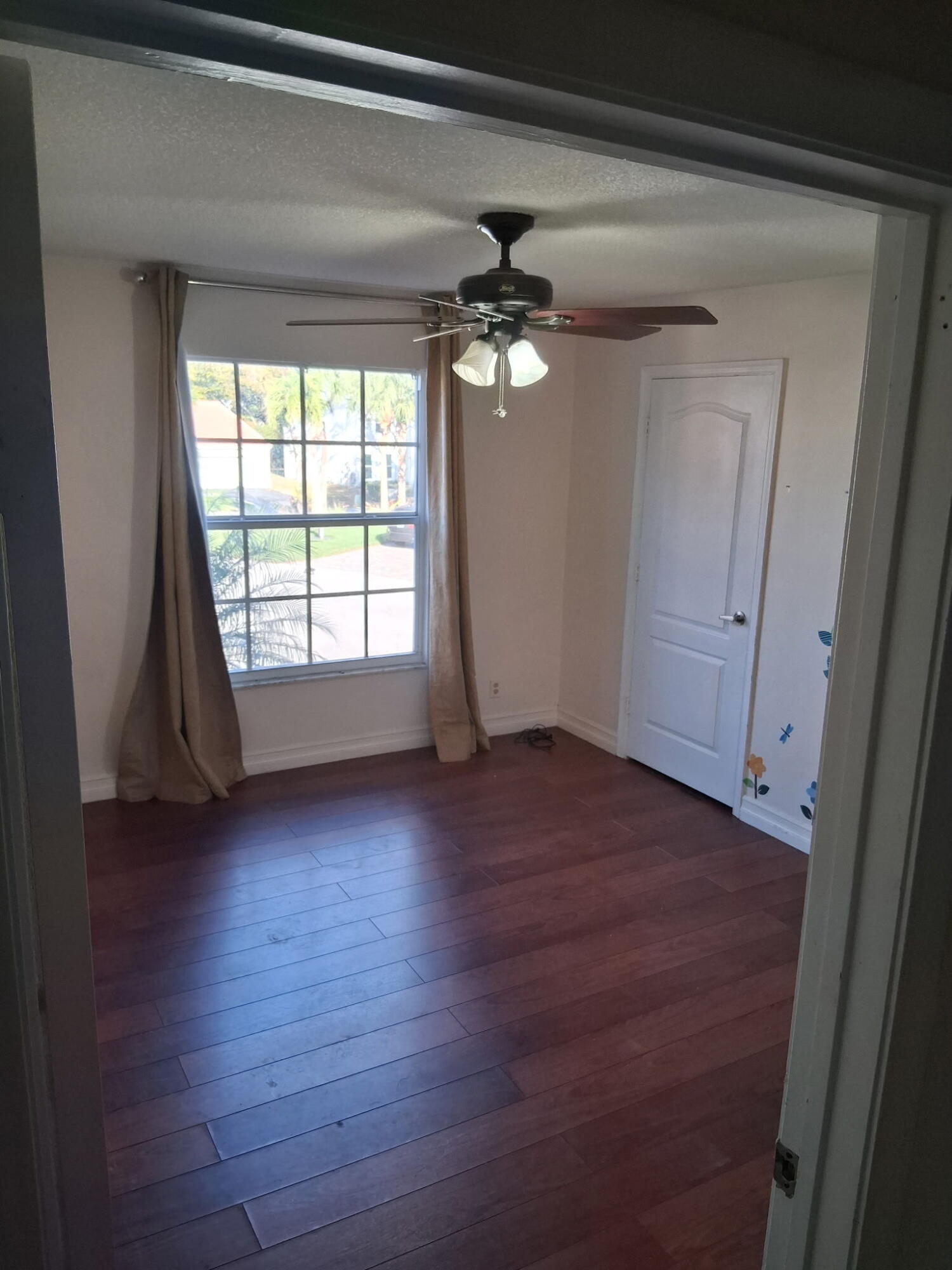 WOODSIDE ESTATES - Residential