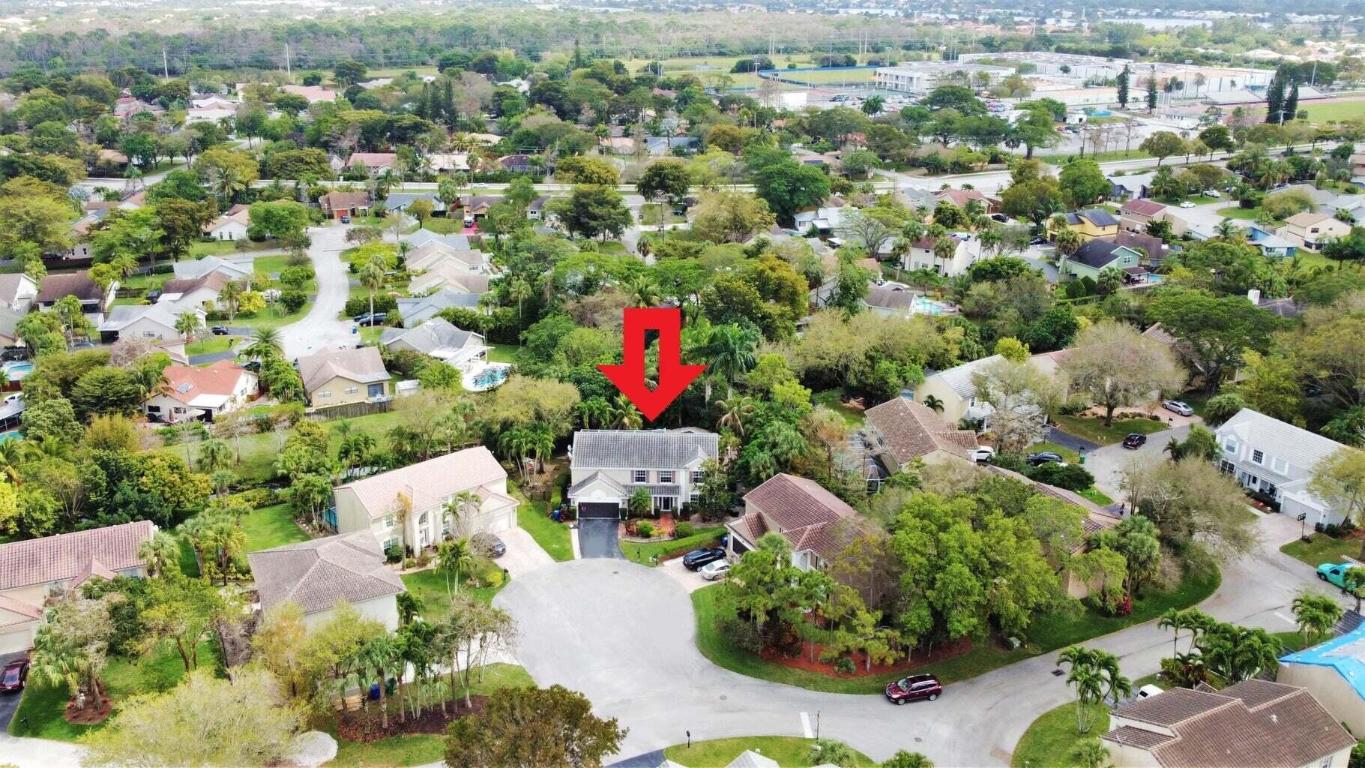 WOODSIDE ESTATES - Residential