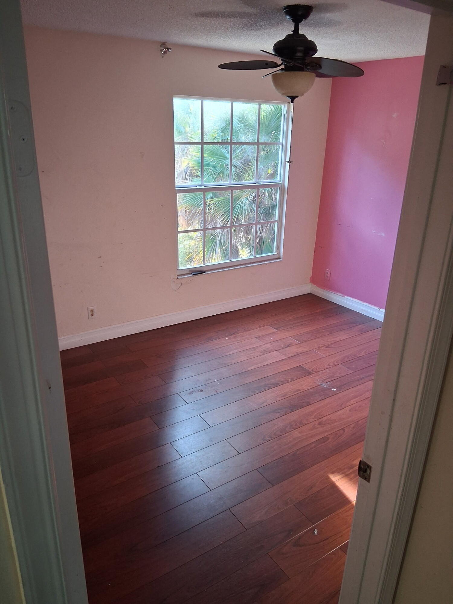 WOODSIDE ESTATES - Residential