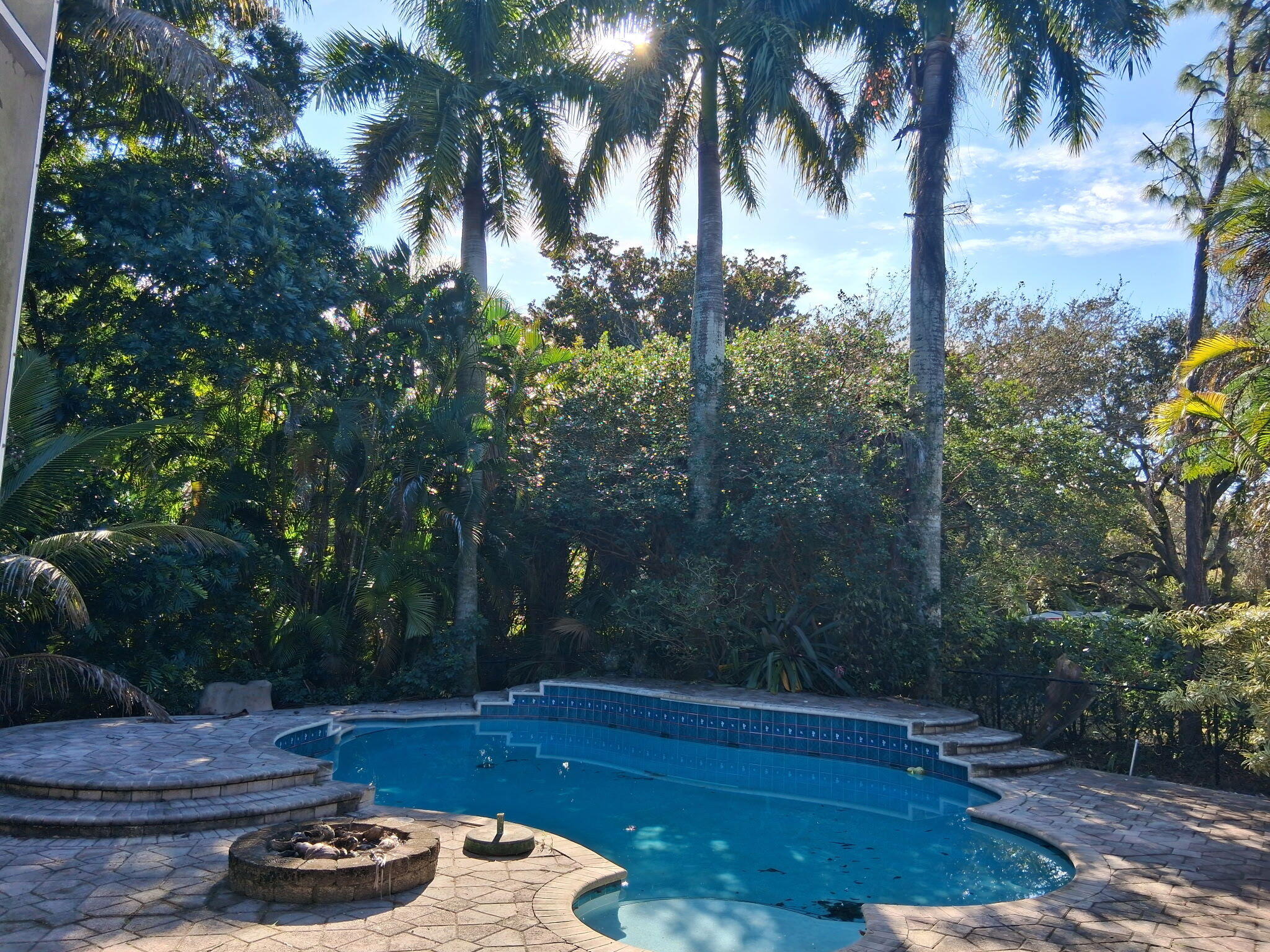 WOODSIDE ESTATES - Residential