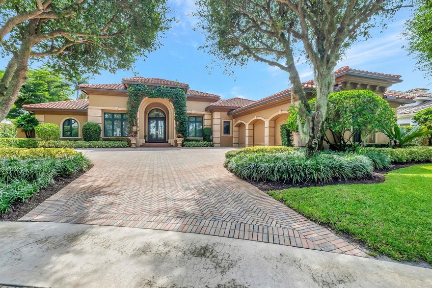Beautiful 4BD/4.5 BA + office home with spectacular lake and golf course views. Spacious kitchen with gas stove, double ovens, and walk-in pantry. Hardwood floors in main areas. Primary suite boasts stunning lake views and a huge walk-in closet. Oversized backyard with pool and spa perfect for the Florida lifestyle.