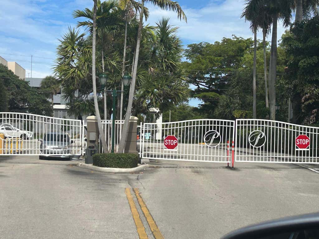 Photo of 410 S Park #1-204, Hollywood, FL 33021 (MLS # B26037935)