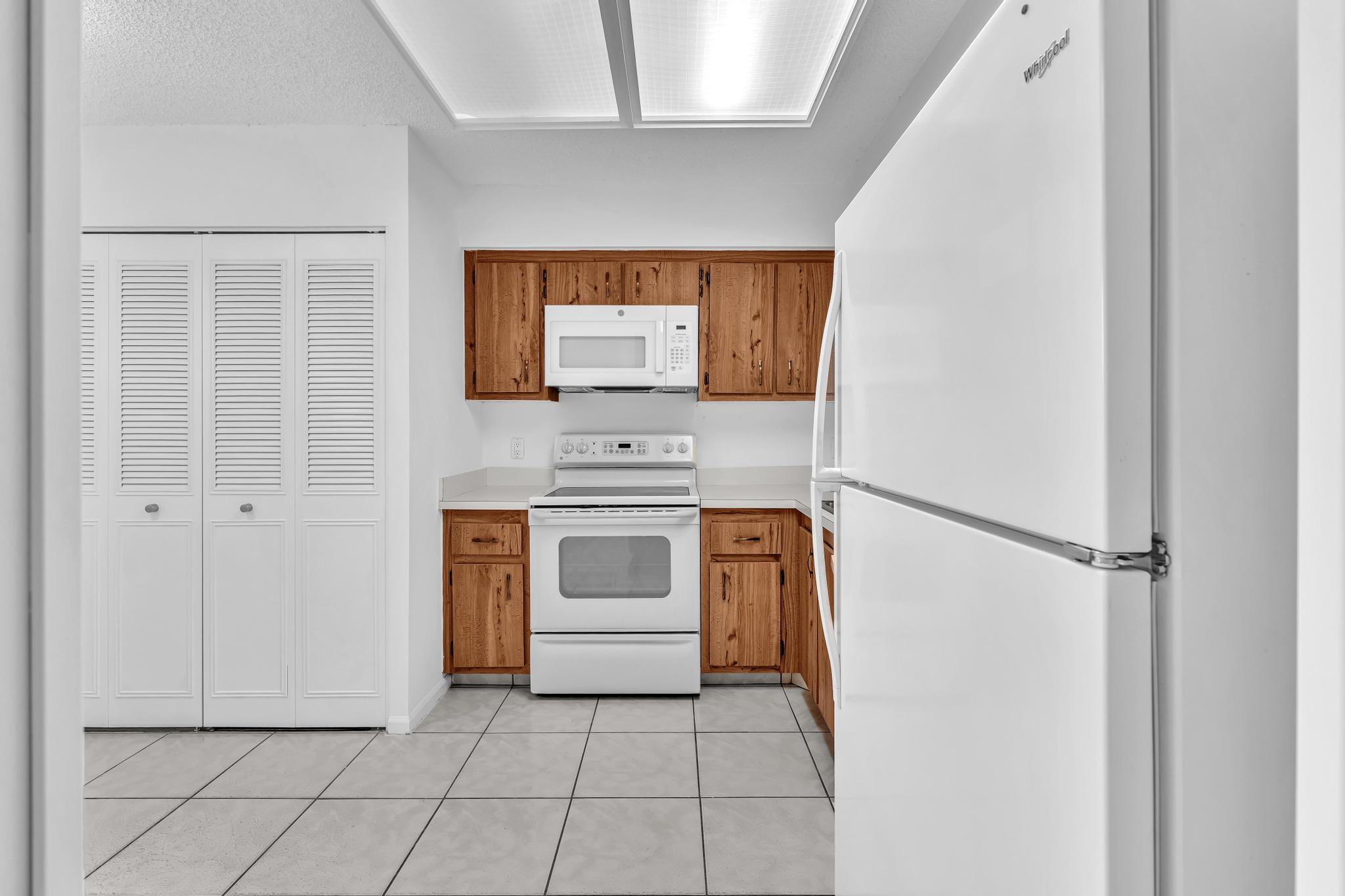 VILLAGES OF ORIOLE DEAUVILLE CONDO - Residential