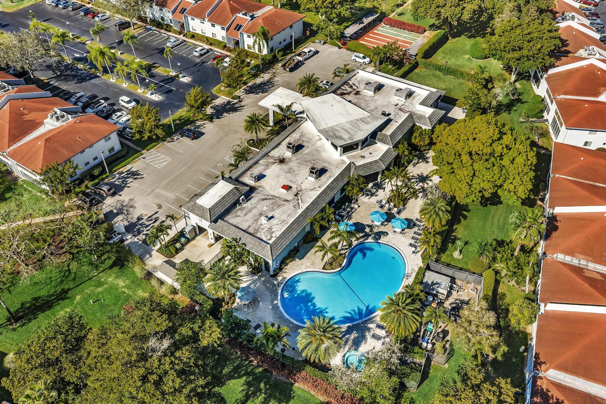 VILLAGES OF ORIOLE DEAUVILLE CONDO - Residential