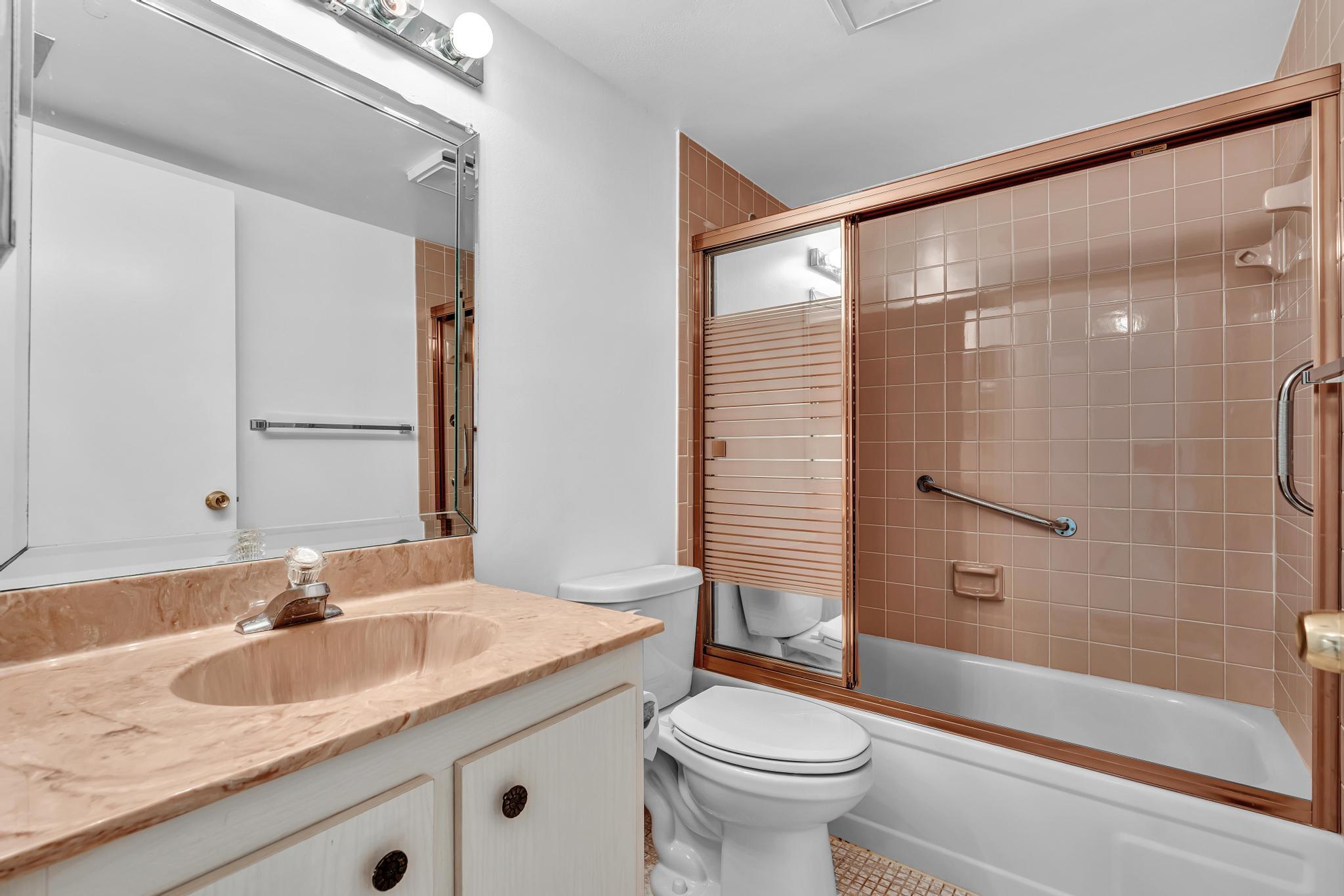 VILLAGES OF ORIOLE DEAUVILLE CONDO - Residential