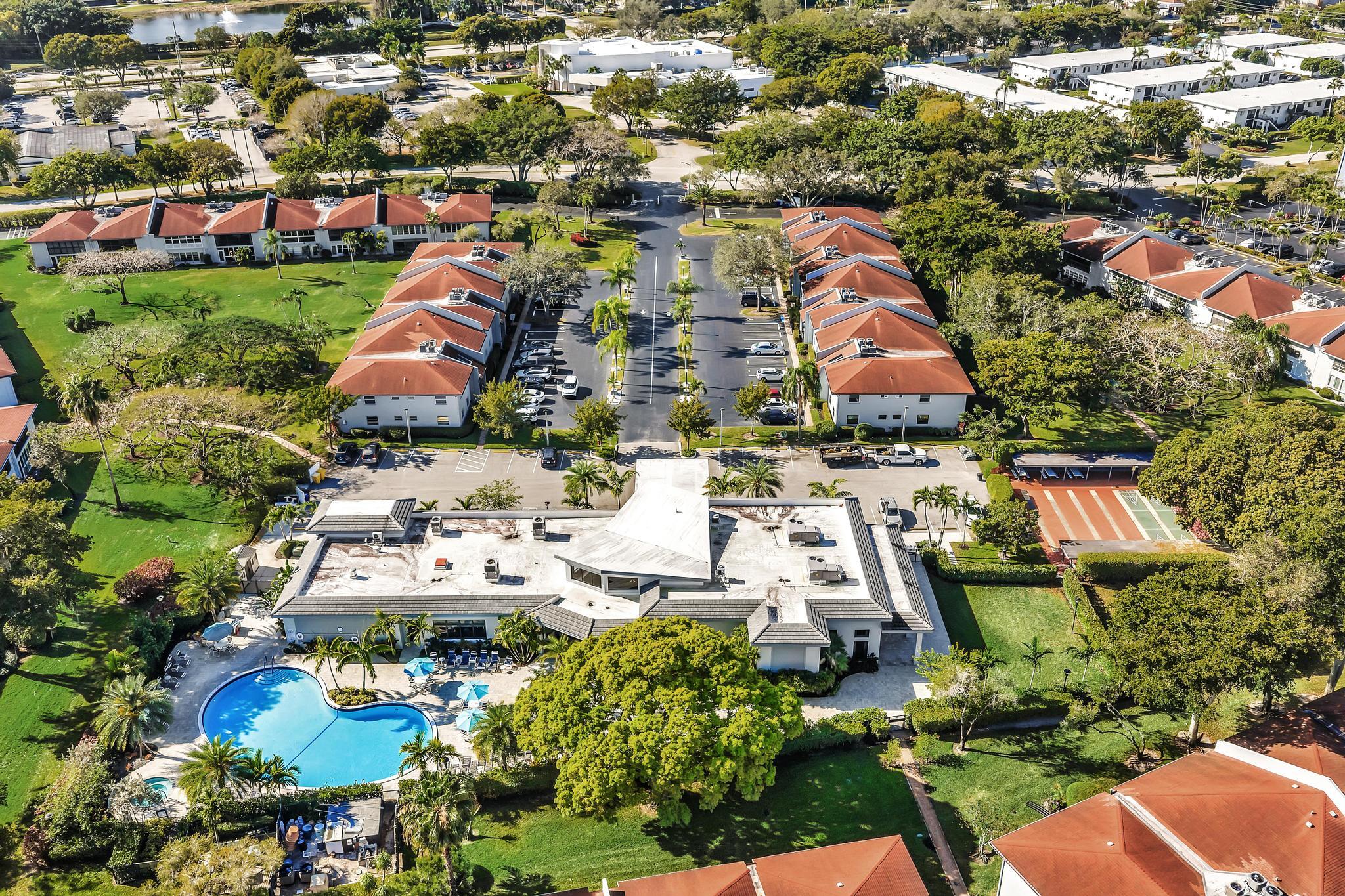 VILLAGES OF ORIOLE DEAUVILLE CONDO - Residential