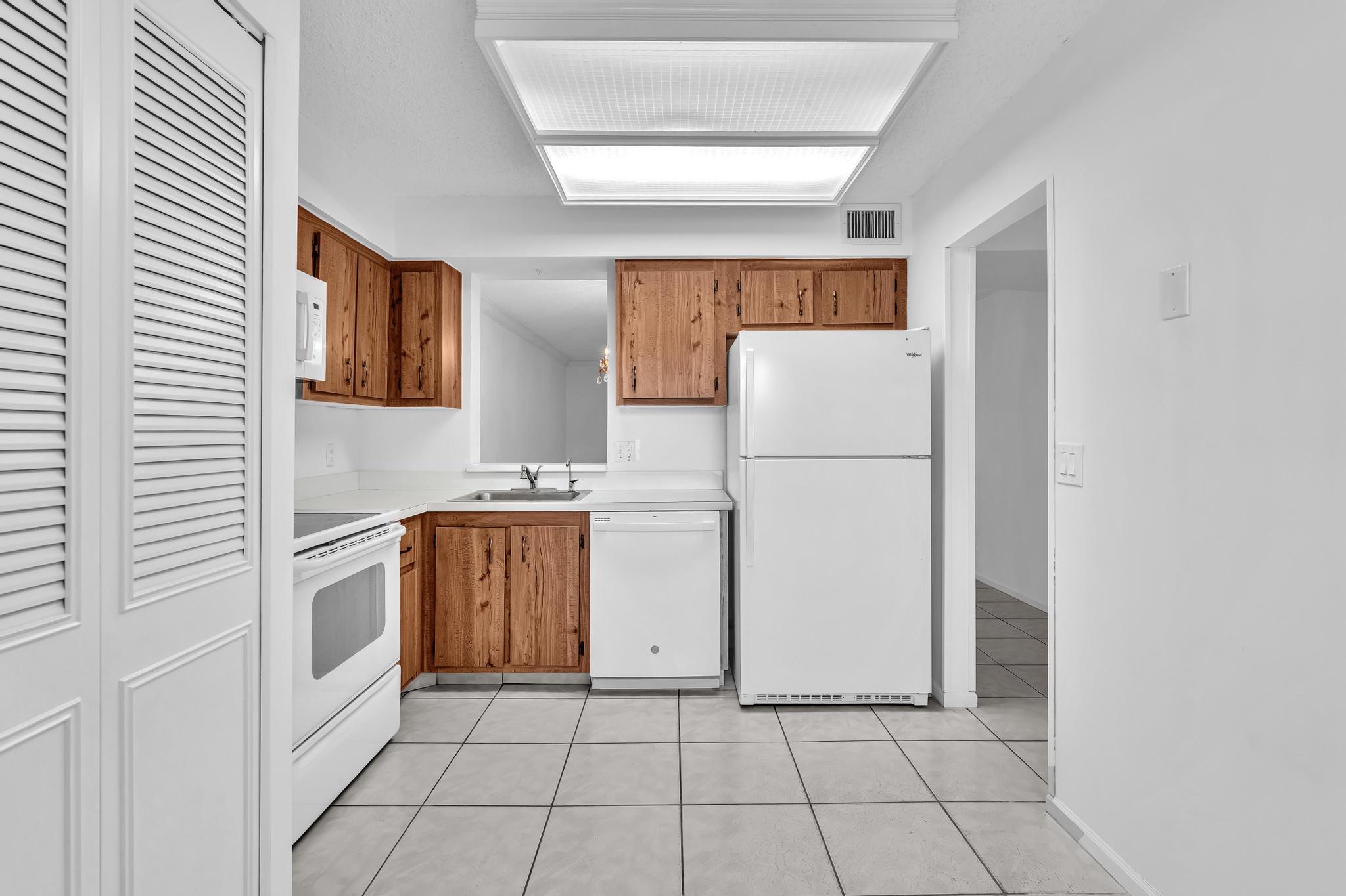 VILLAGES OF ORIOLE DEAUVILLE CONDO - Residential