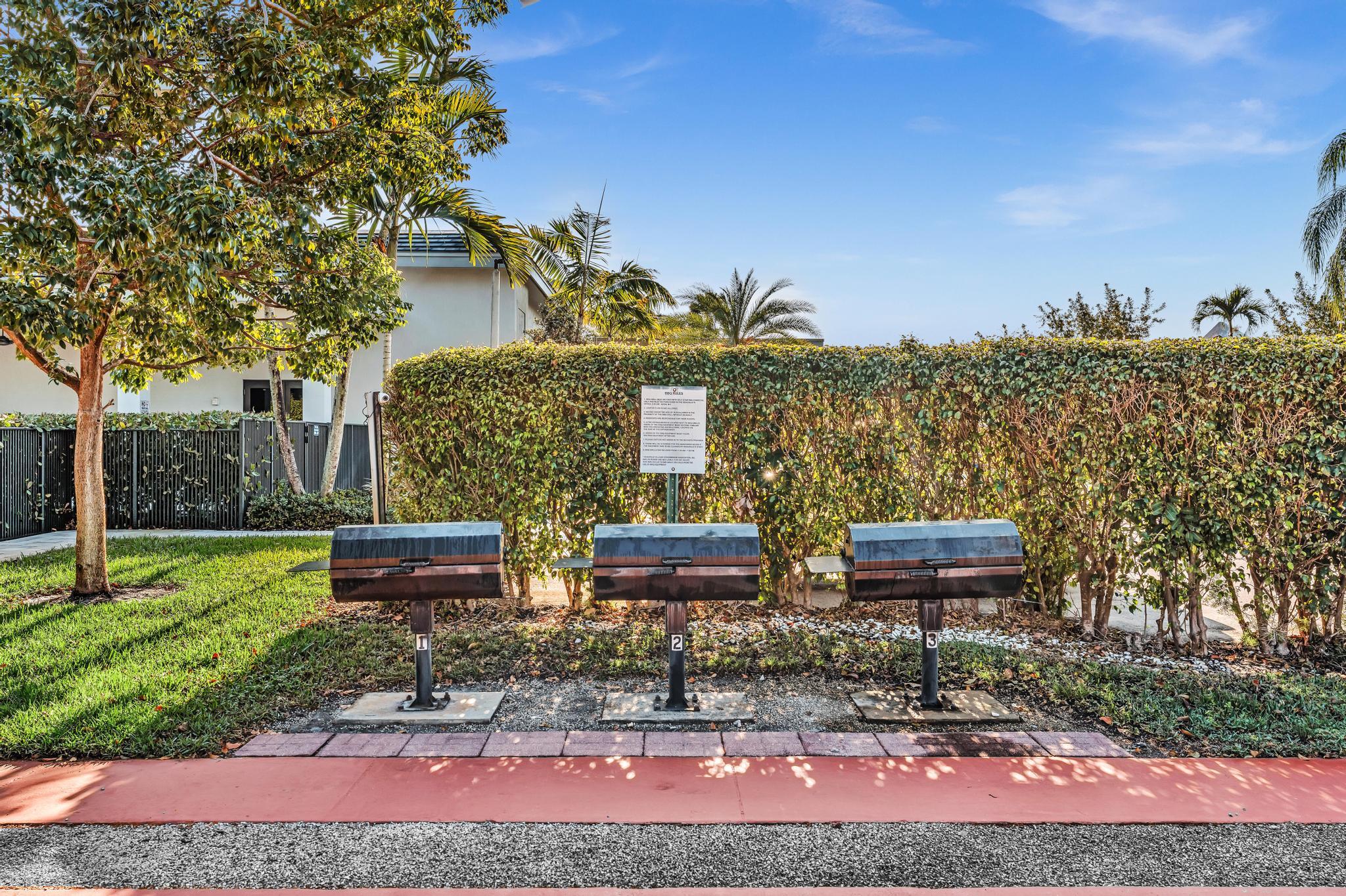 VILLAGES OF ORIOLE DEAUVILLE CONDO - Residential