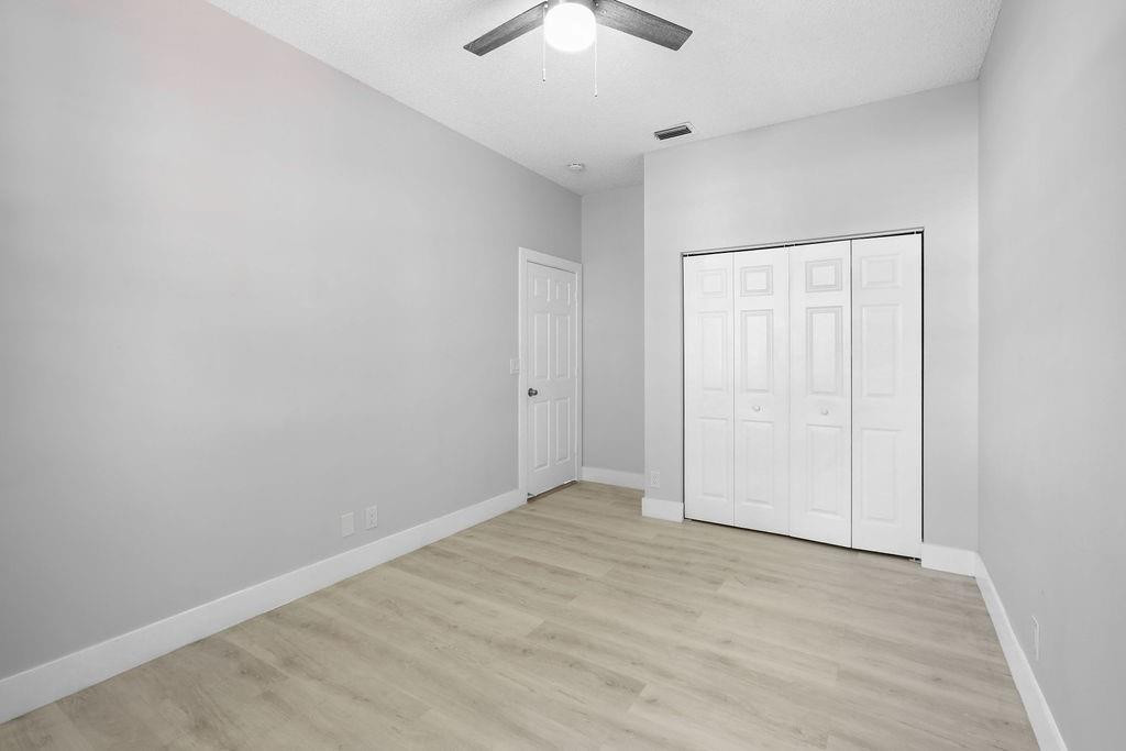 Lyons West 137-40 B - Residential Lease