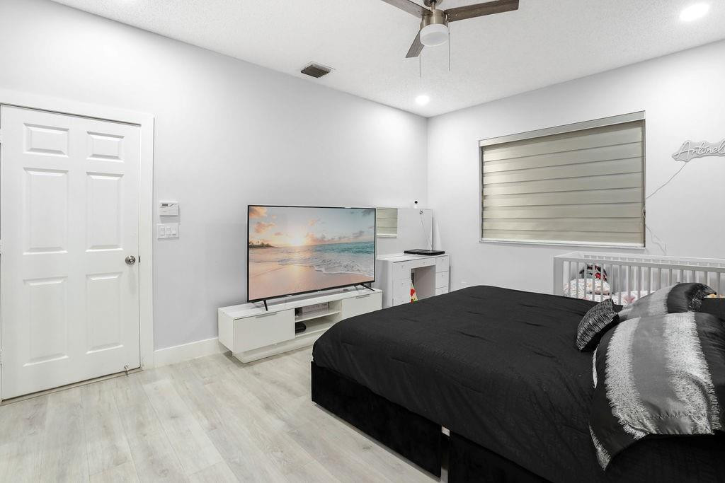 Lyons West 137-40 B - Residential Lease