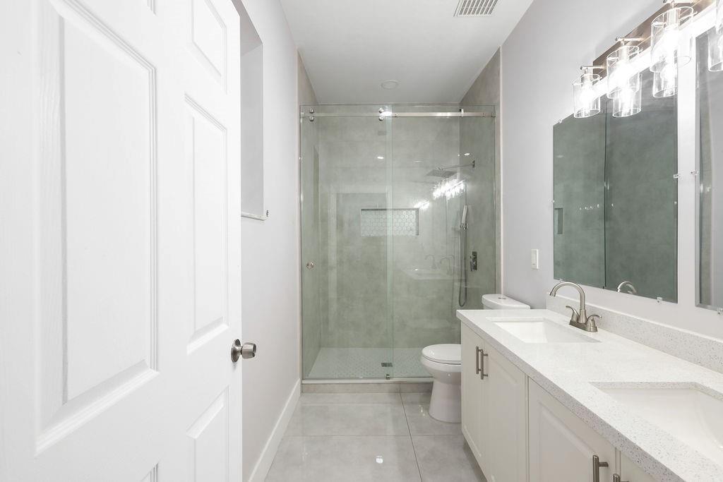 Lyons West 137-40 B - Residential Lease