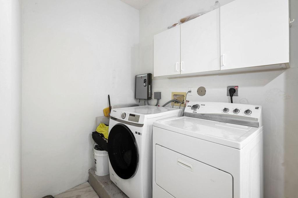 Lyons West 137-40 B - Residential Lease