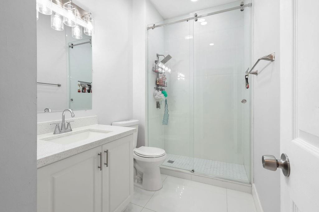 Lyons West 137-40 B - Residential Lease