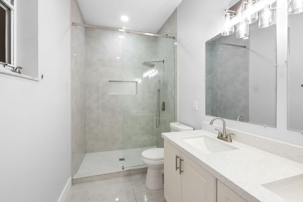 Lyons West 137-40 B - Residential Lease