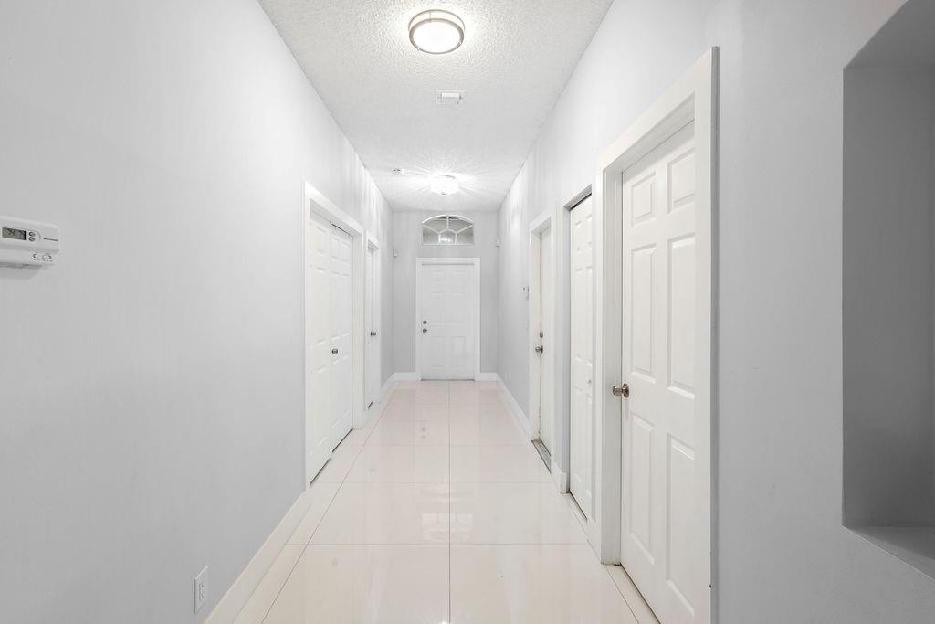 Lyons West 137-40 B - Residential Lease