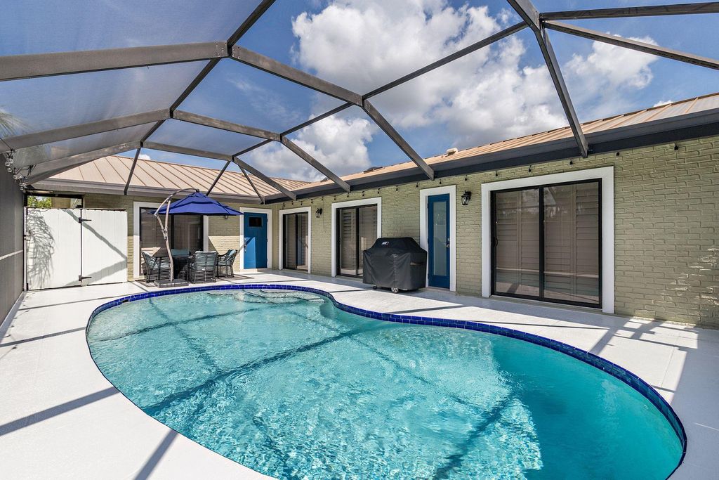 Photo of 5544 Eagle Lake Drive, Palm Beach Gardens, FL 33418 (MLS # R10804779)