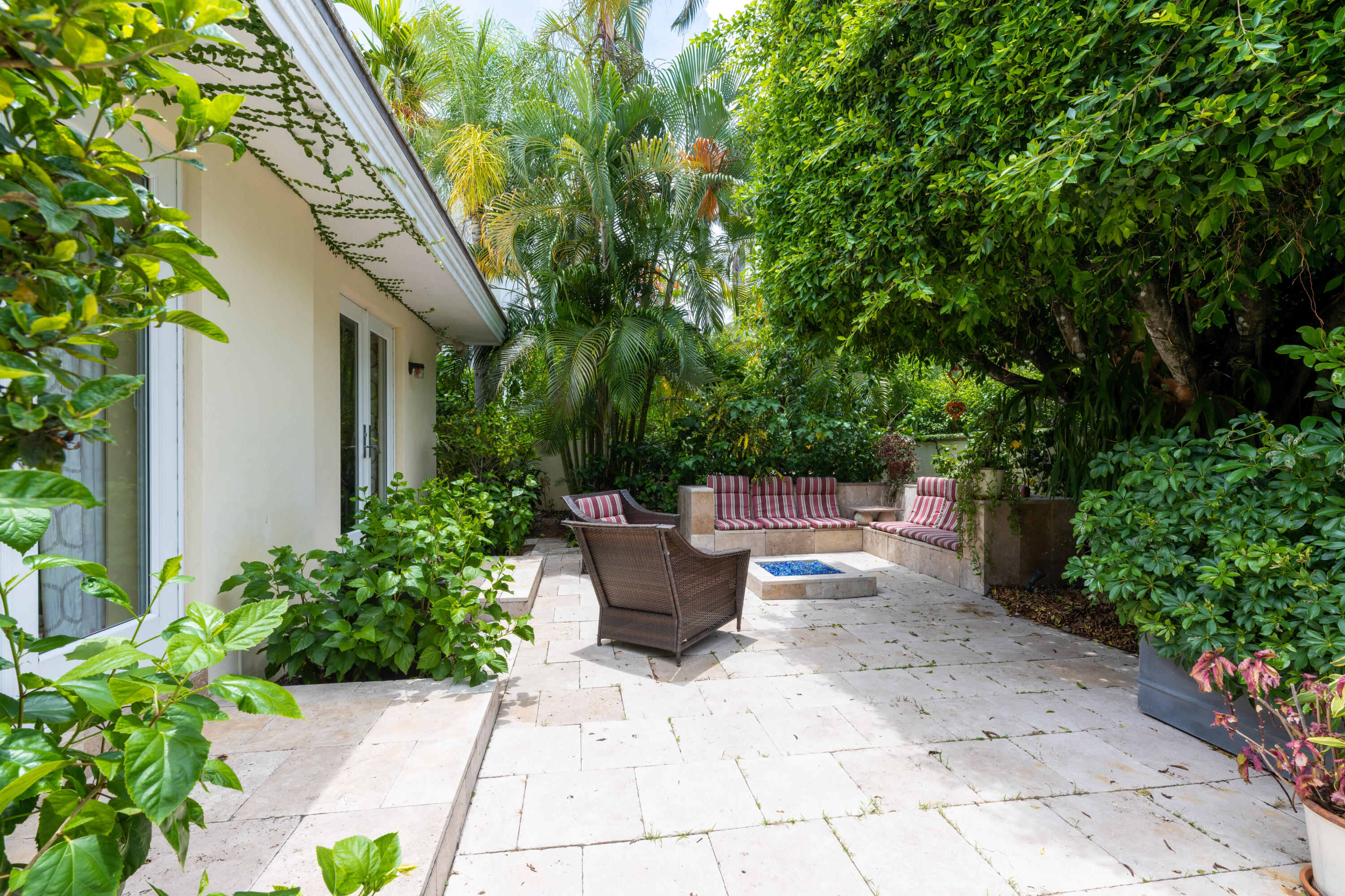 ROYAL PARK ADD TO P B IN - Residential