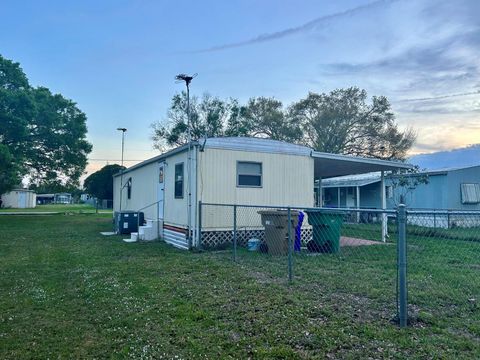 A home in Okeechobee