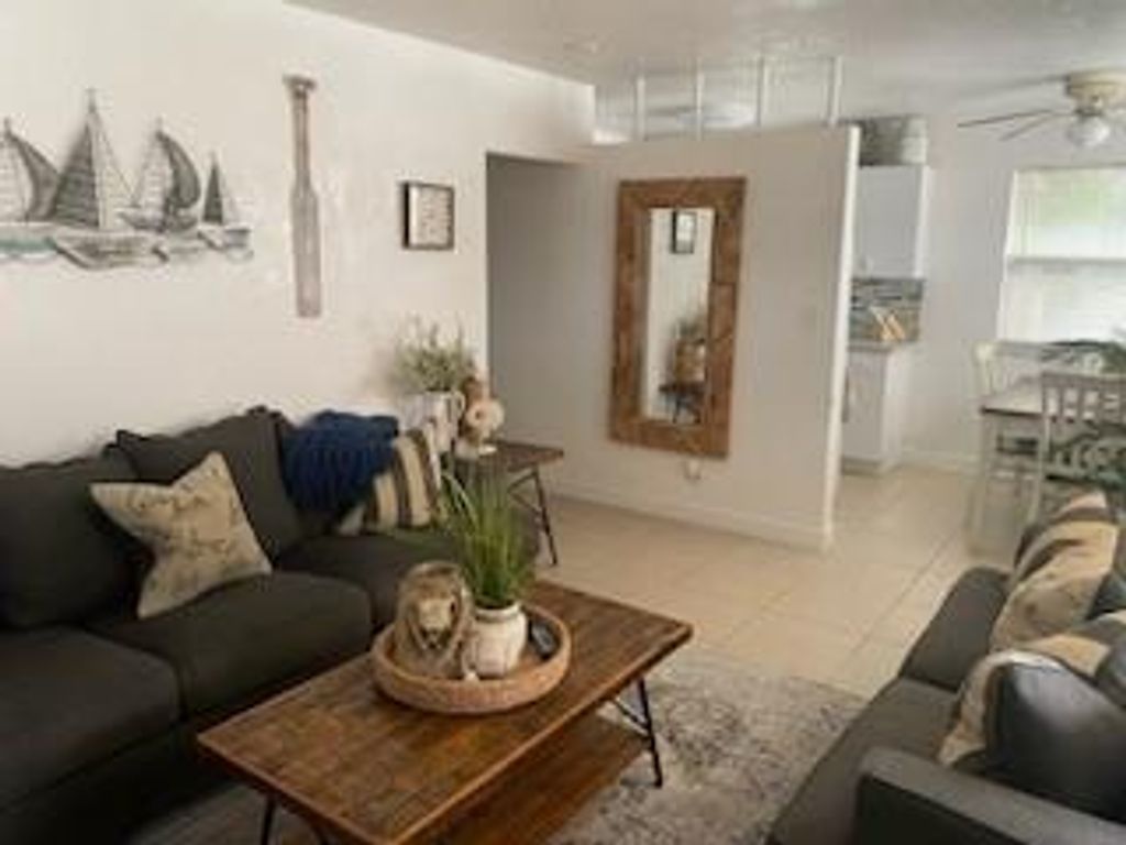 Photo of 841 NE 40th St, Oakland Park, FL 33334 (MLS # F10448726)