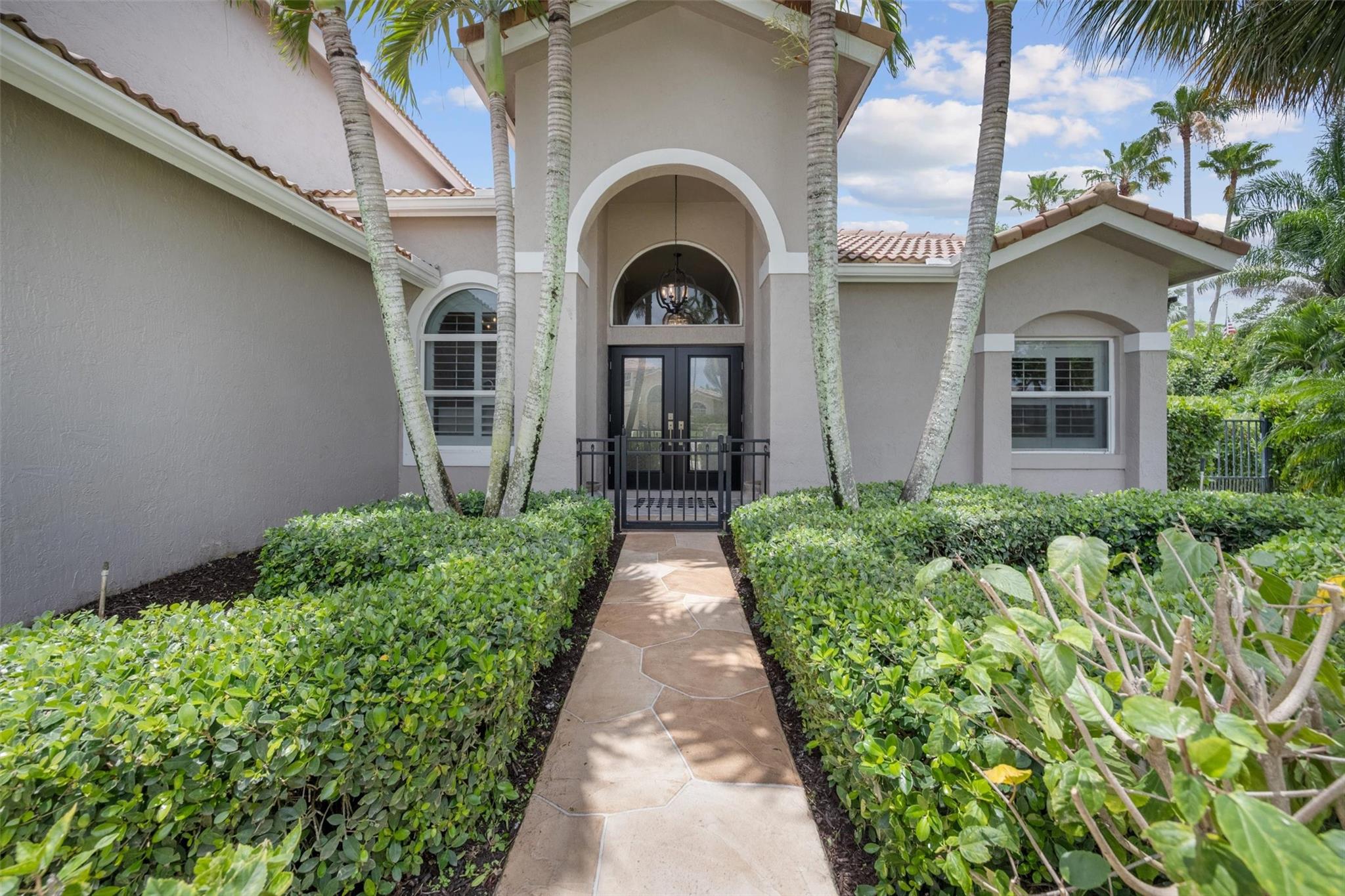 11332 Edgewater Cir