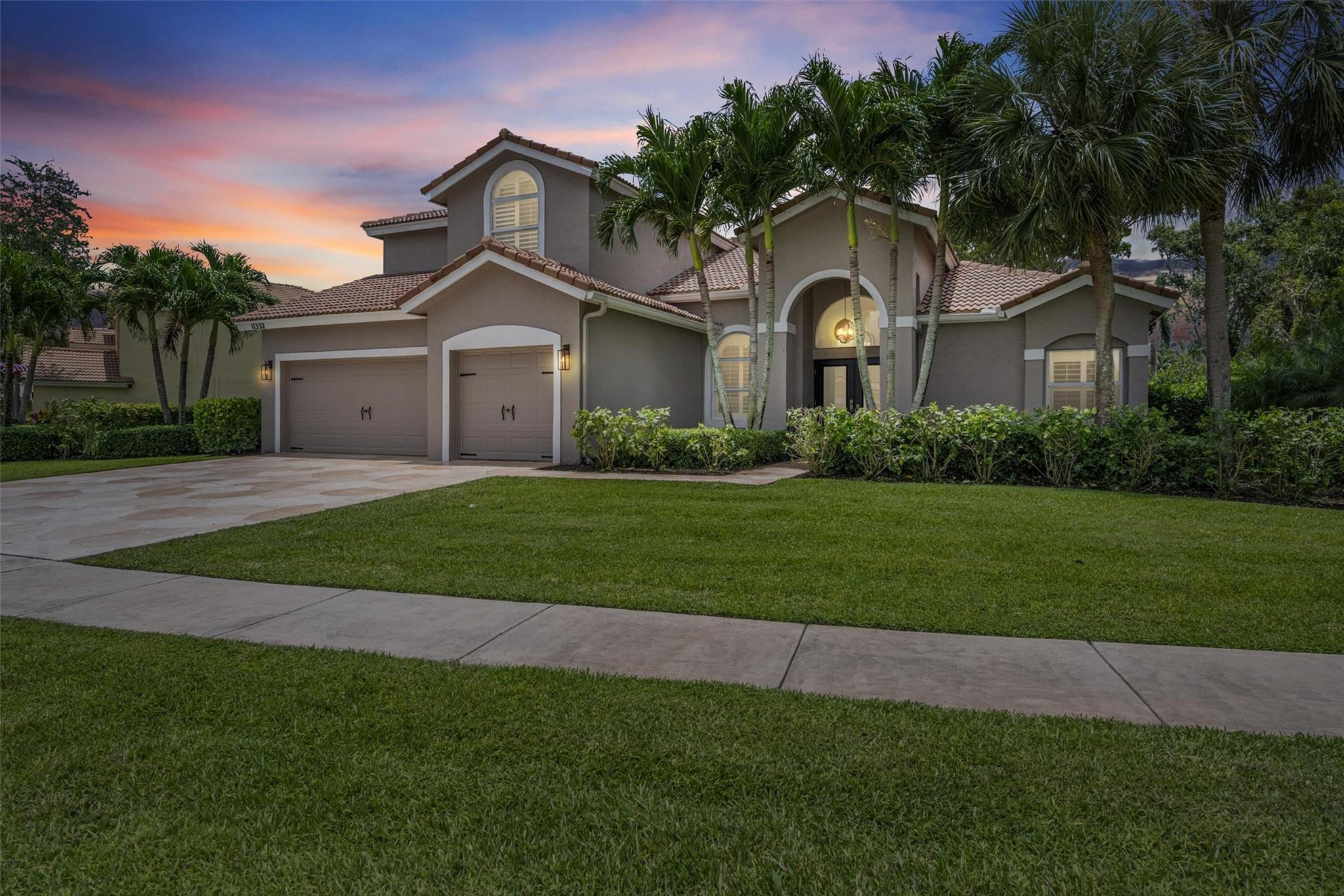 11332 Edgewater Cir