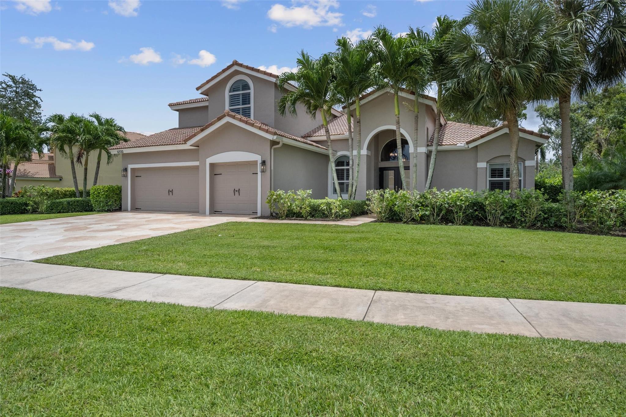 11332 Edgewater Cir