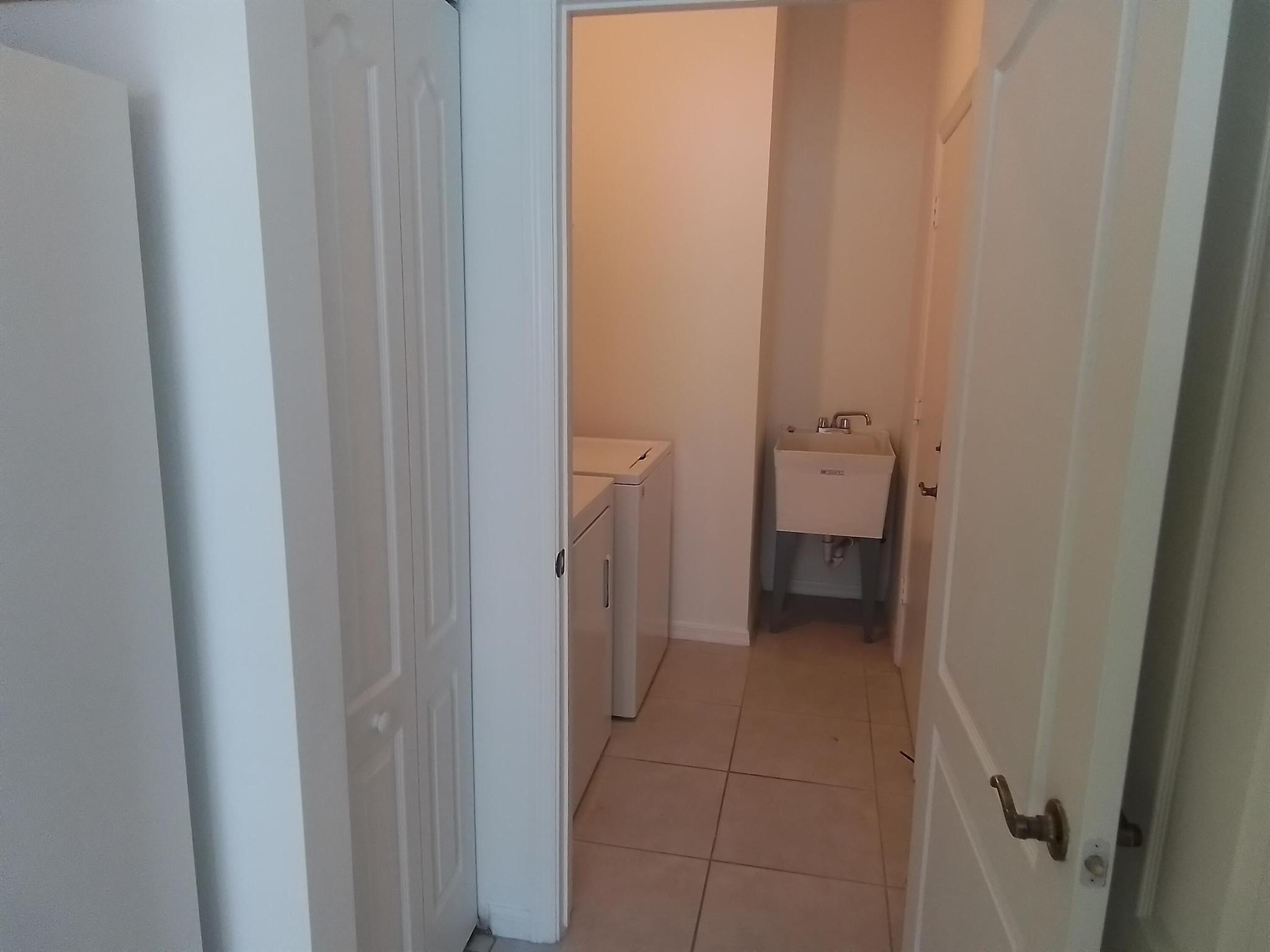 TRADITION PLAT NO 18 - Residential Lease